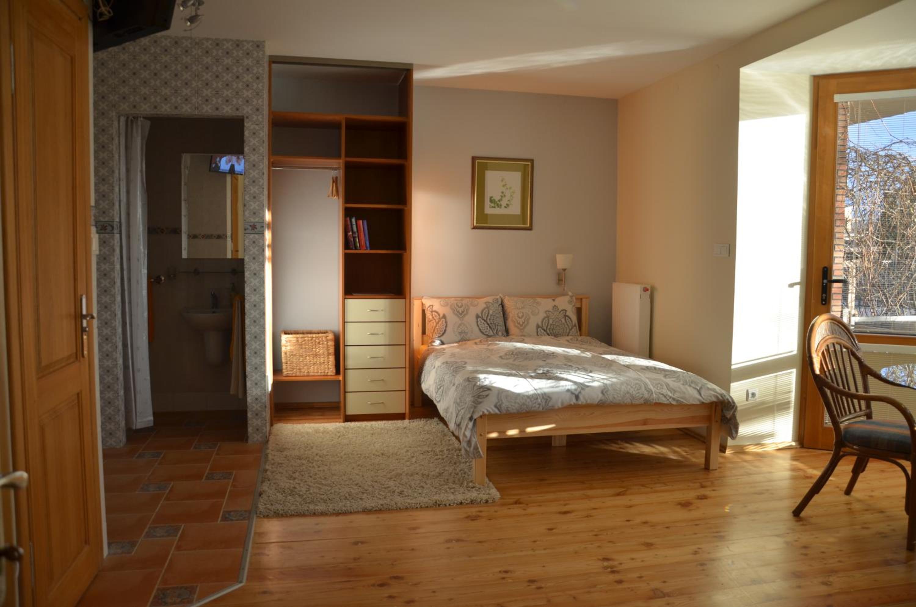 Photo 6