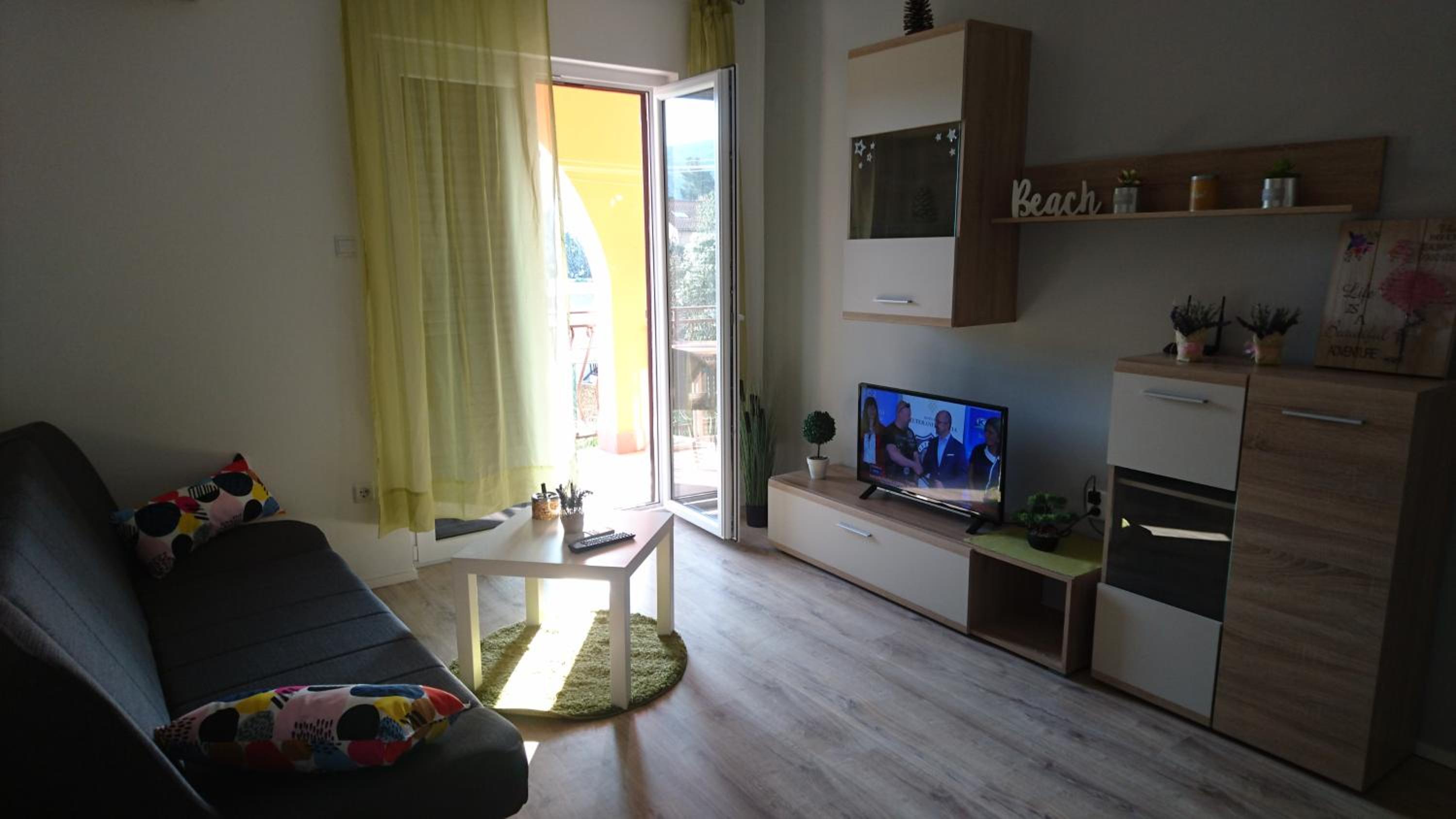 Ela Cres view 2