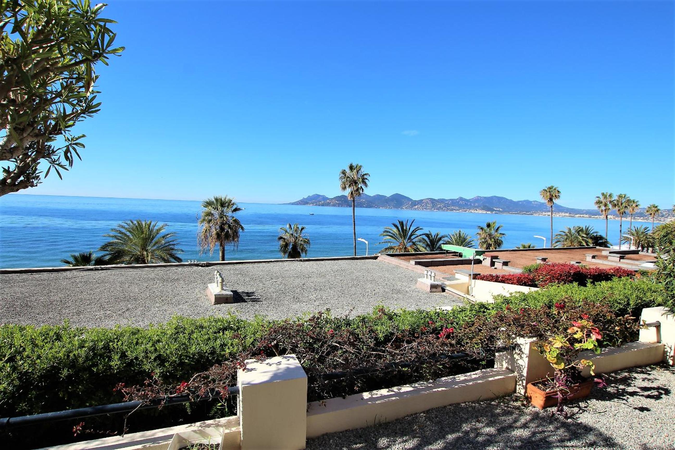 Sea View Apartment