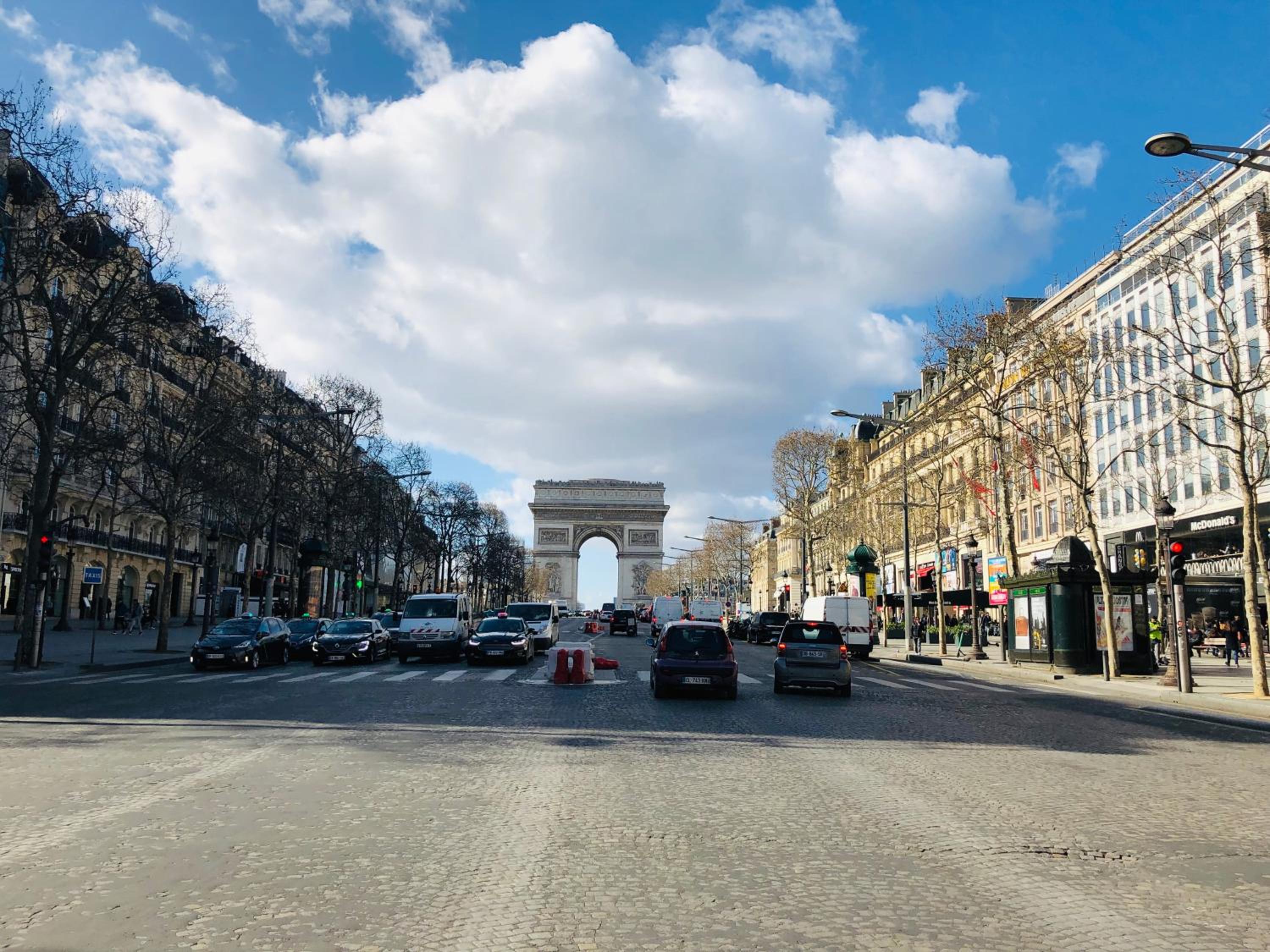 ARC DE TRIOMPHE-CARNOT Luxury & Design