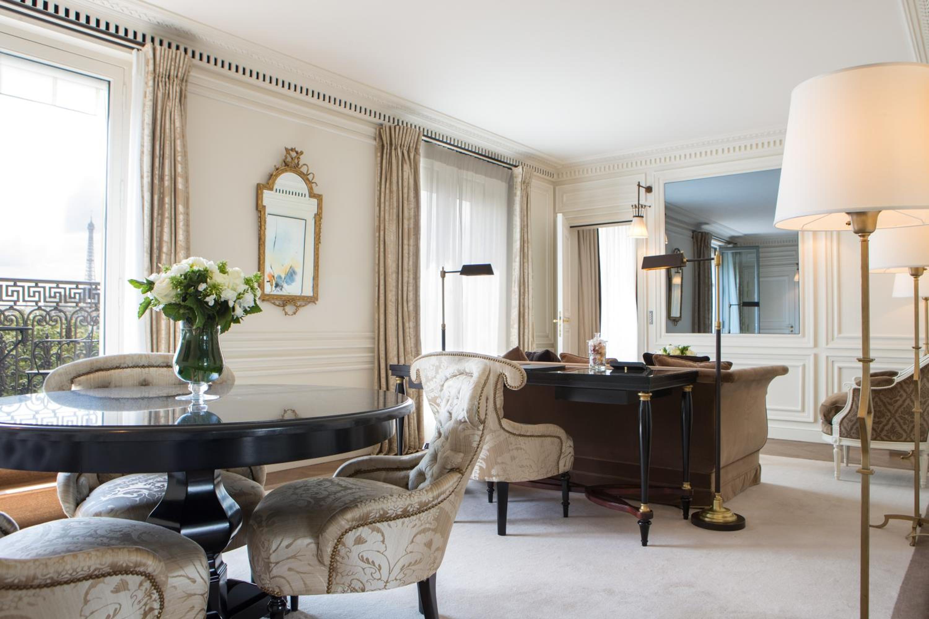 La Reserve Paris Hotel and Spa 44