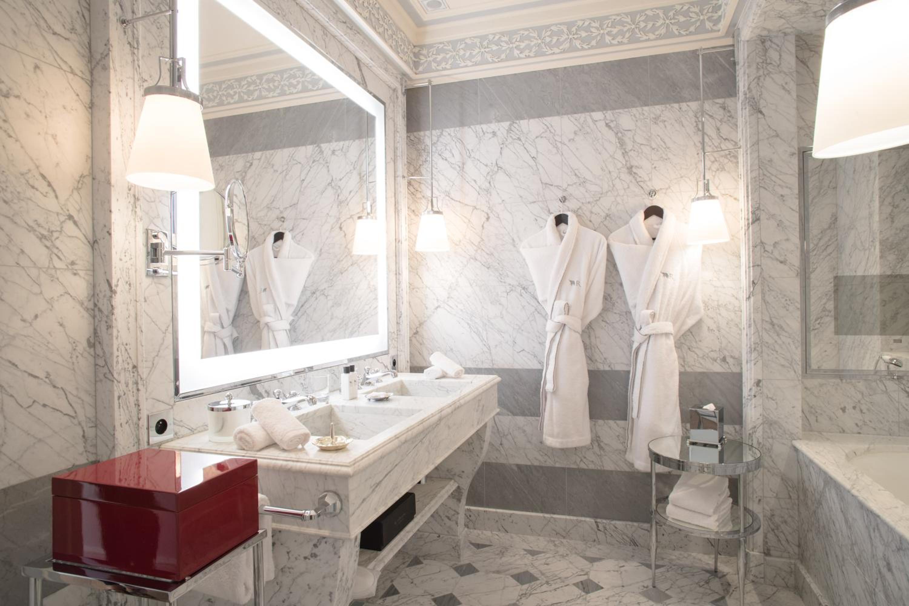 La Reserve Paris Hotel and Spa 46