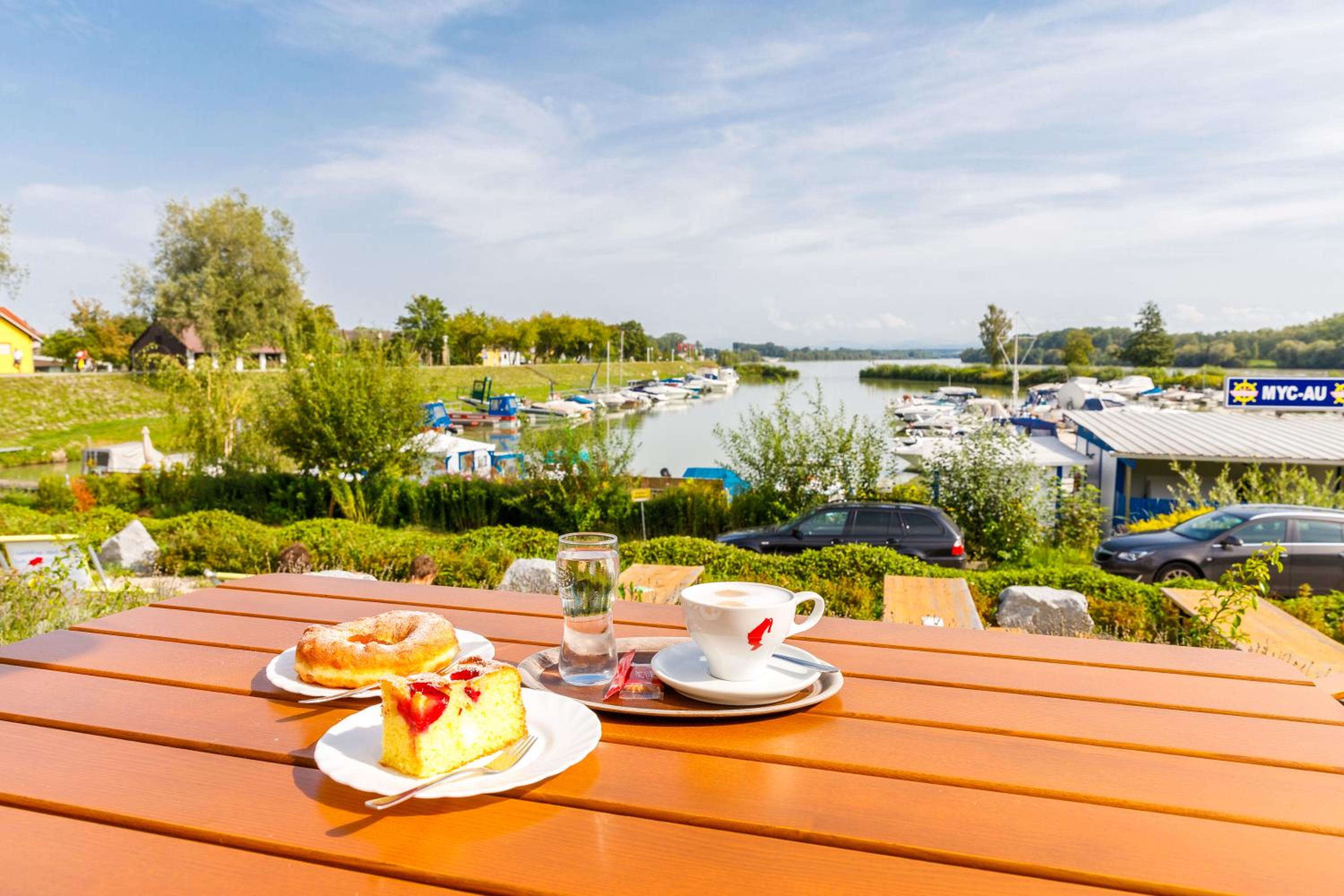Camping & Pension Au an der Donau