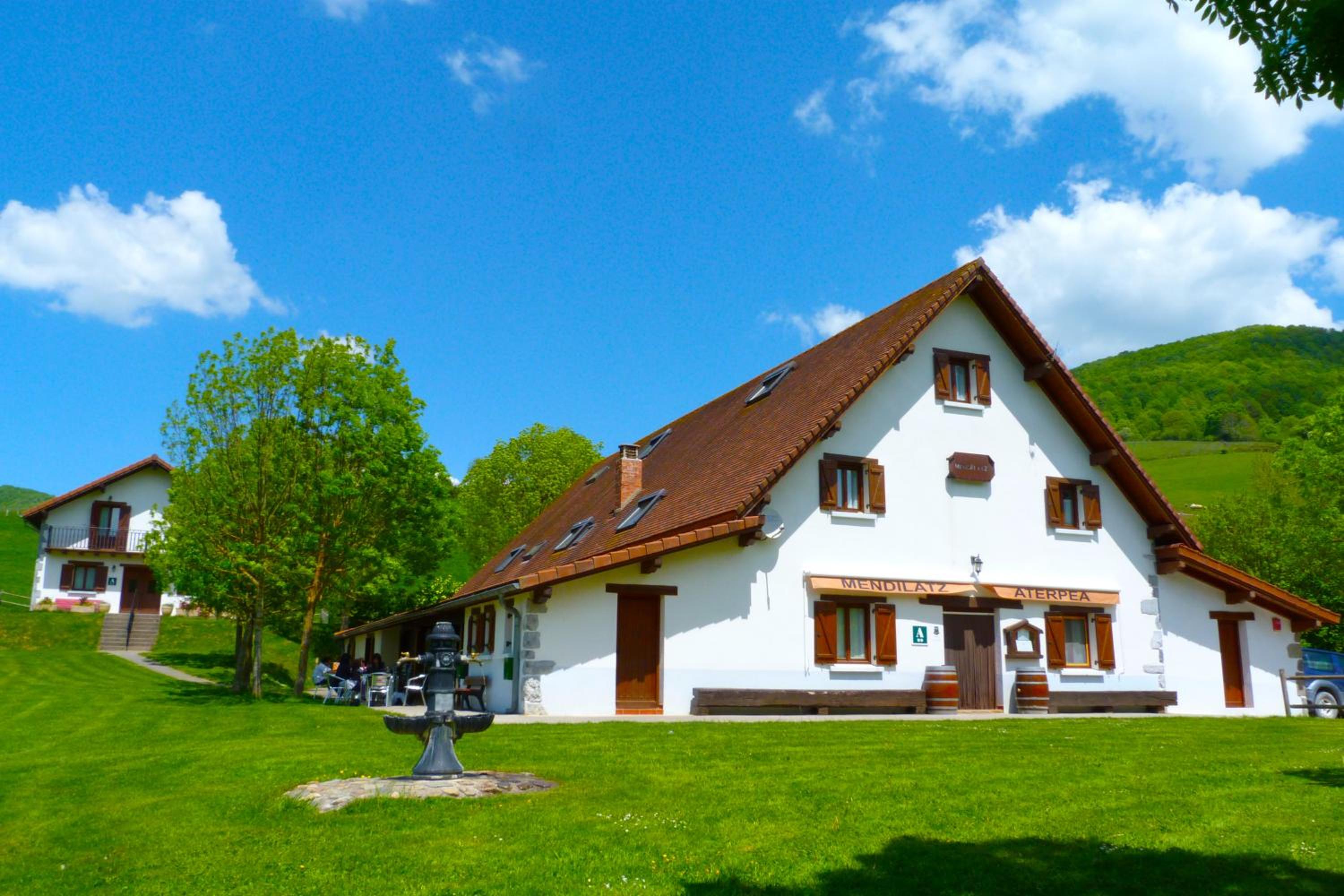 HOSTAL MENDILATZ view 3