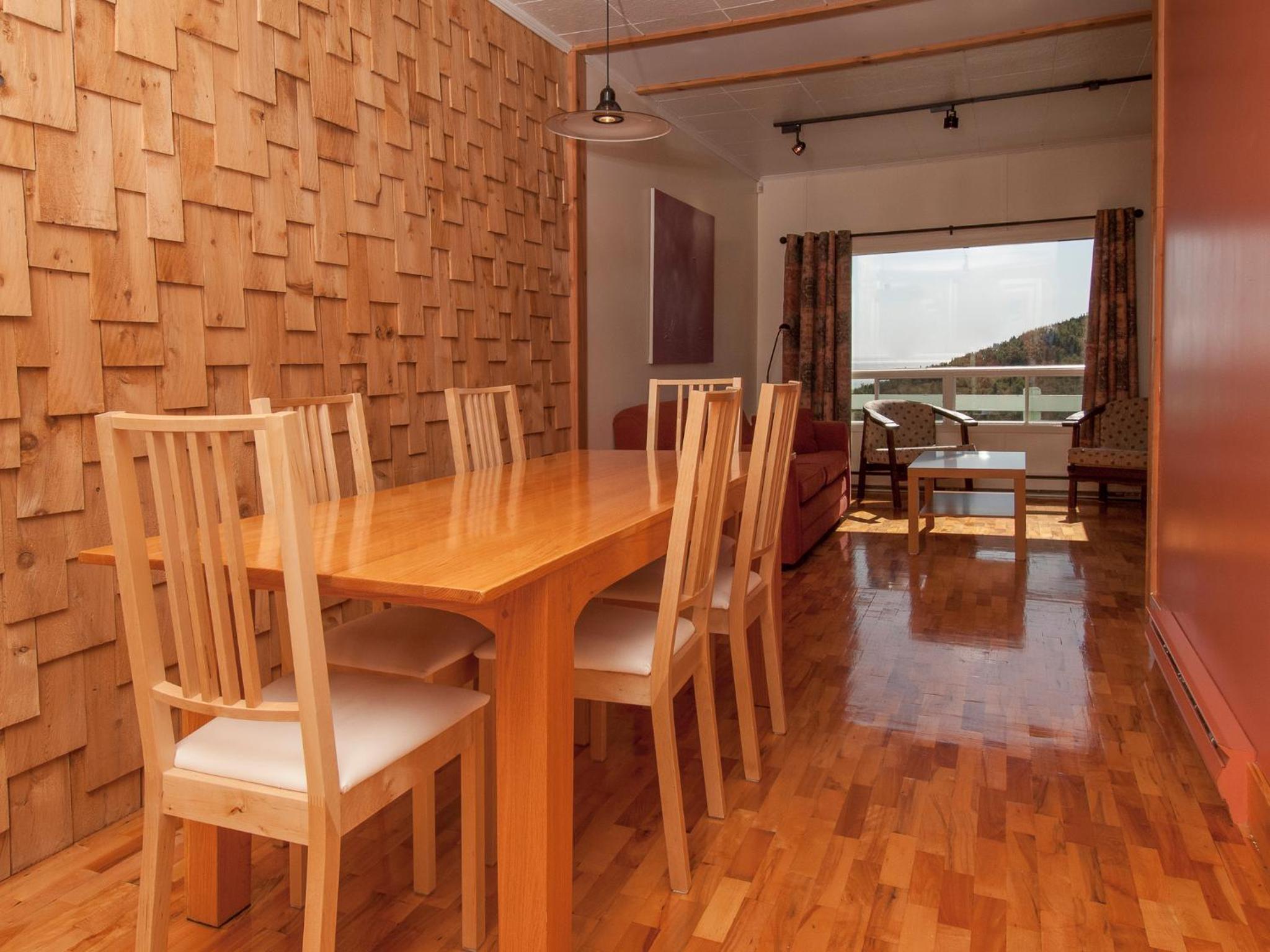 Au Pic de l'Aurore Motel-Chalets