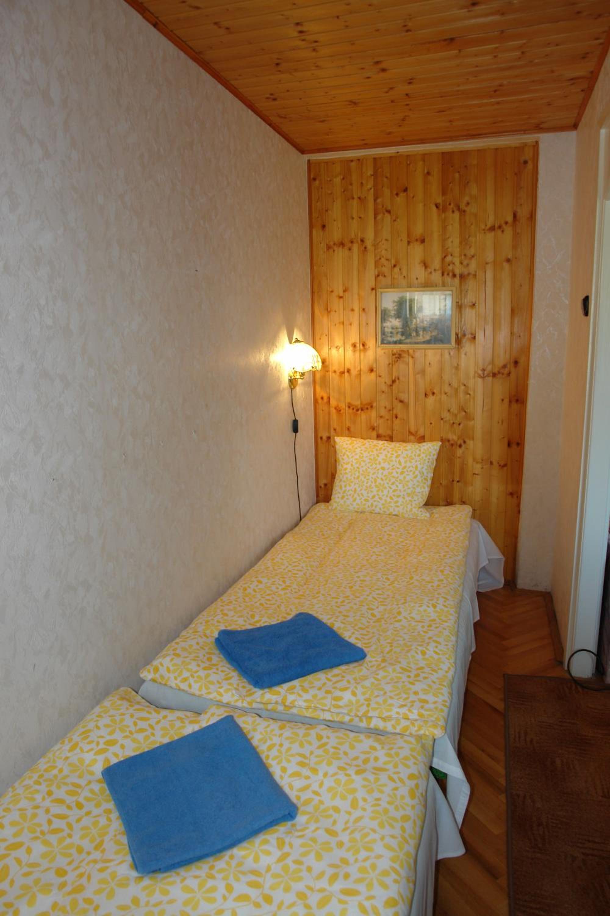Mecsek üdülő 300 m-re a fürdőtől