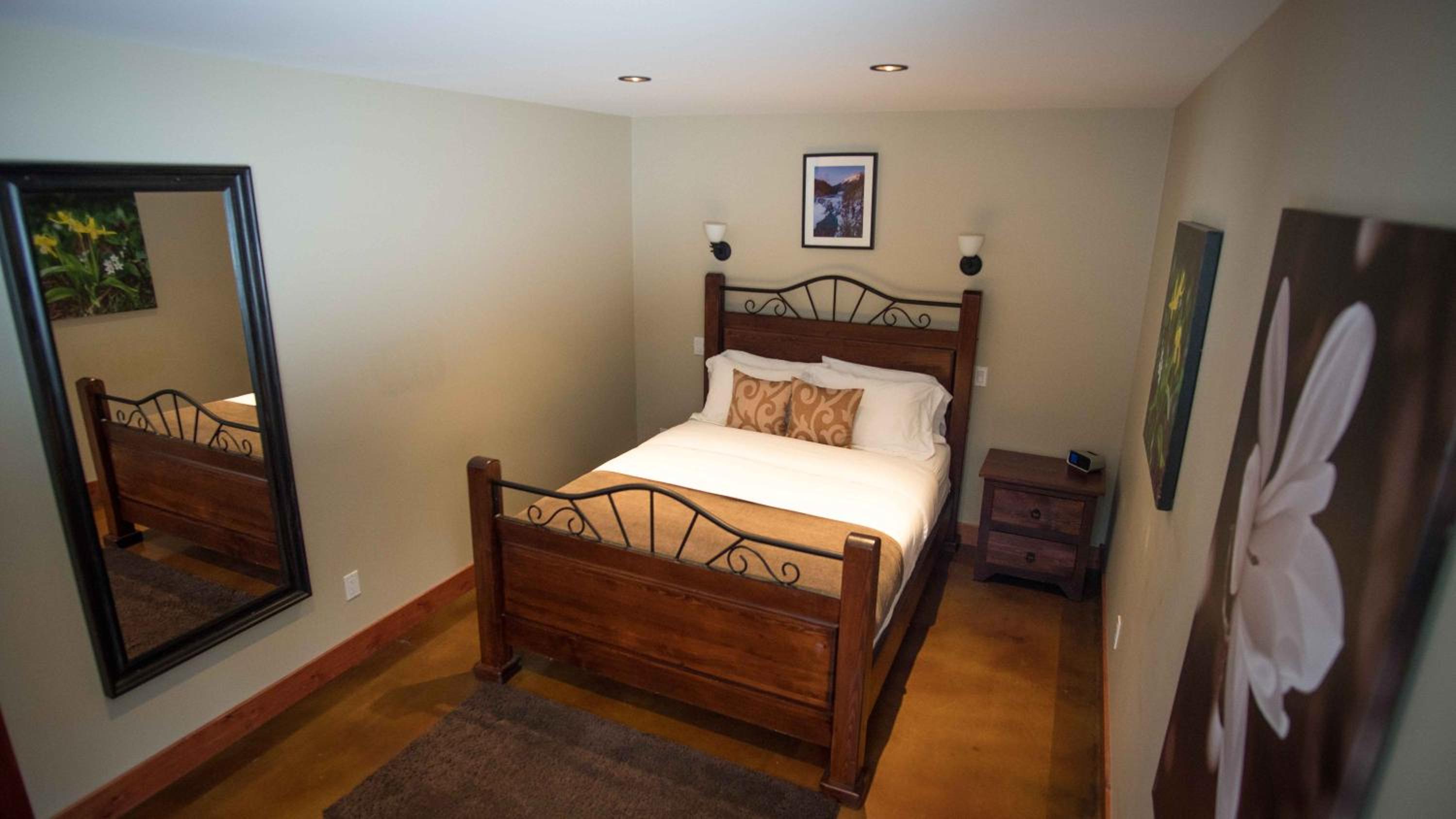 Golden Vacations - Cedar House Restaurant  Chalets - Property Image 39