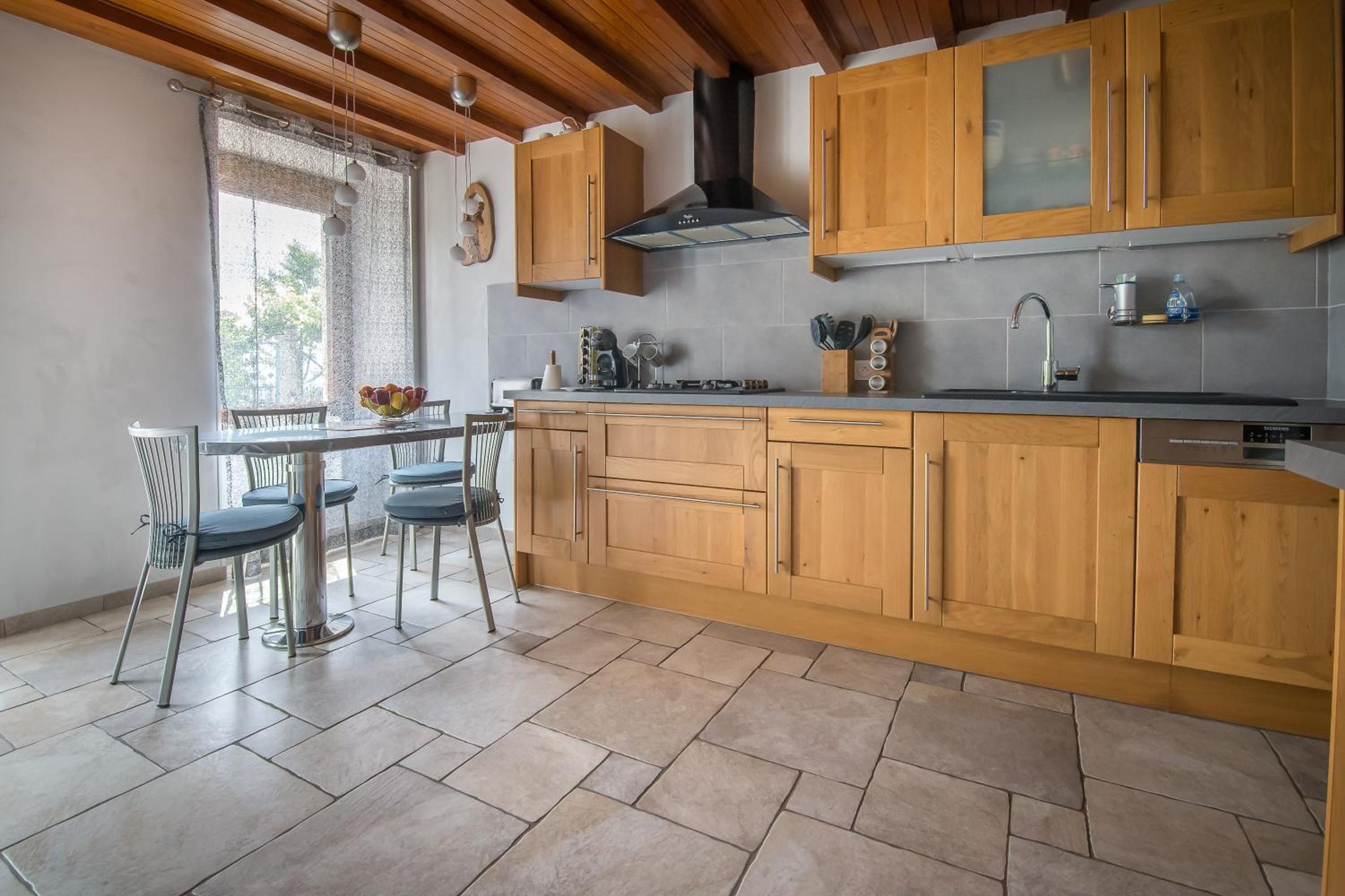 Au Gite L'Écoline 5 étoiles Isère 113m2 vue de rêve piscine view 5
