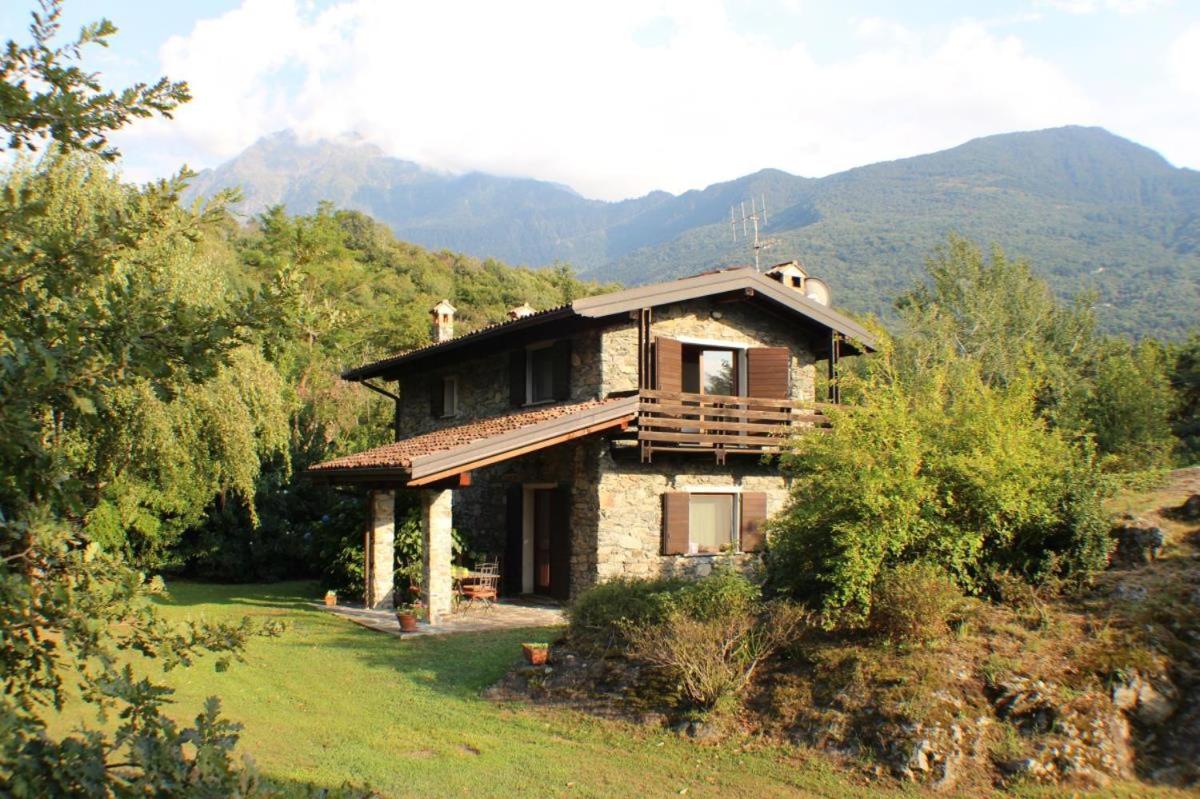 Villa Erica con piscina privata sul lago di Como