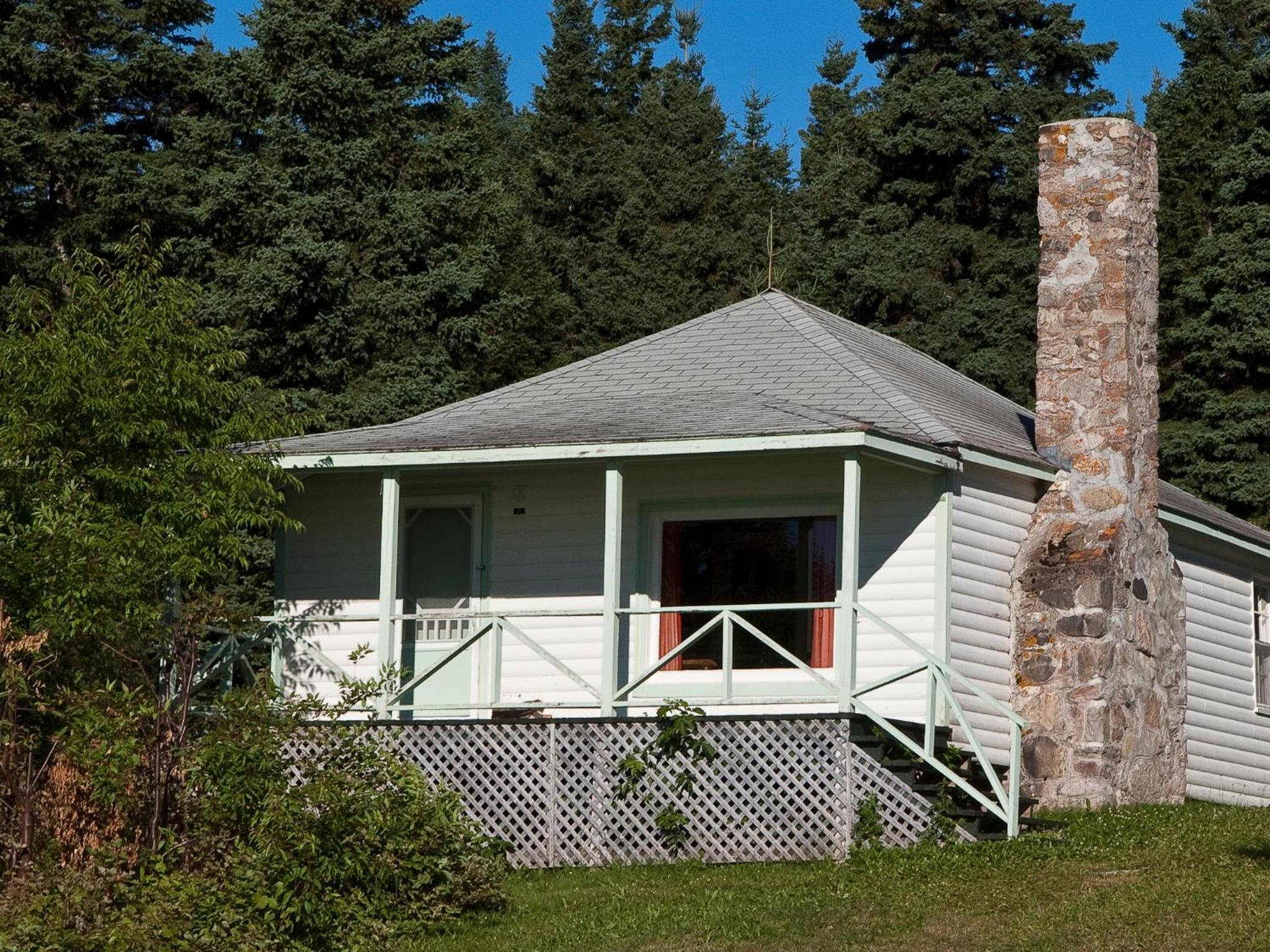 Au Pic de l'Aurore Motel-Chalets