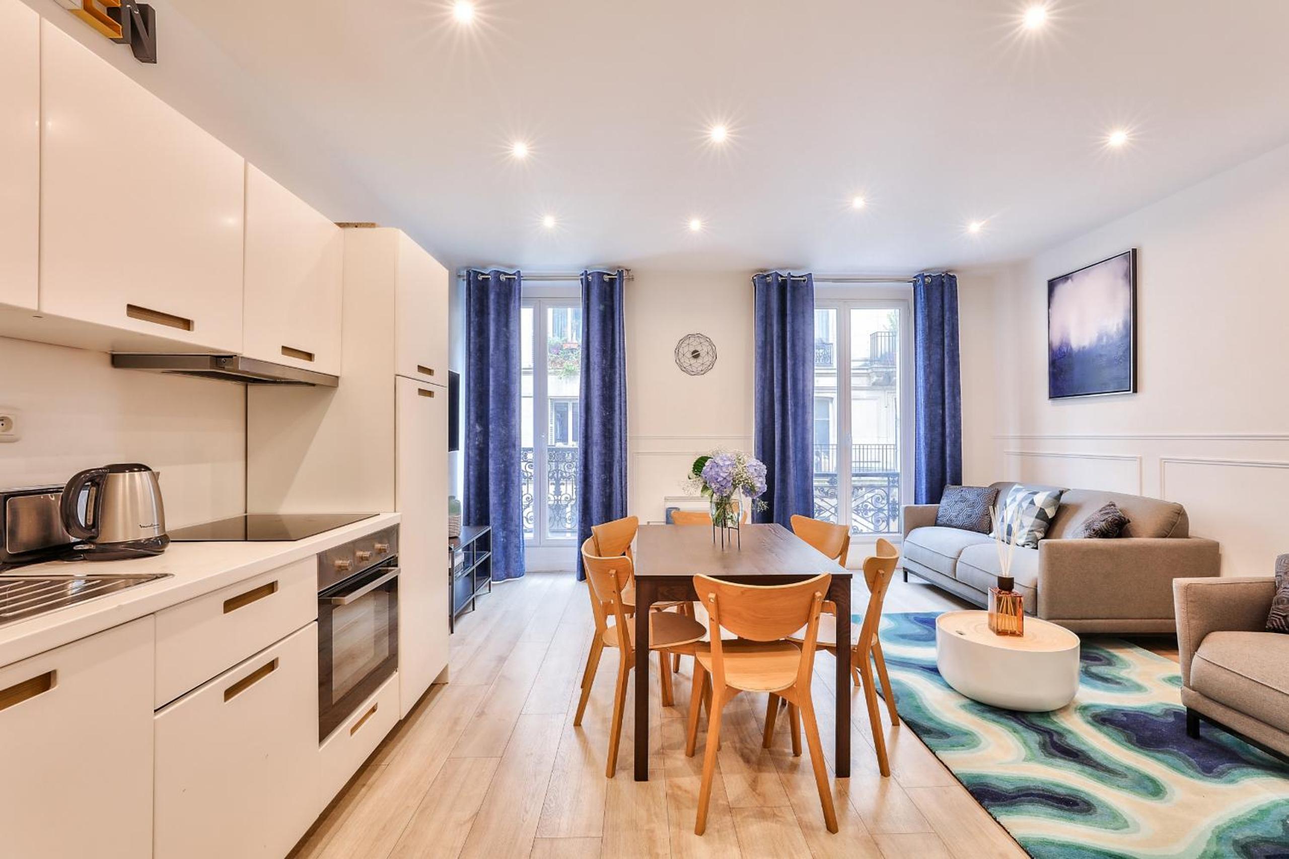 23 - Pretty Parisian Flat in Montorgueil