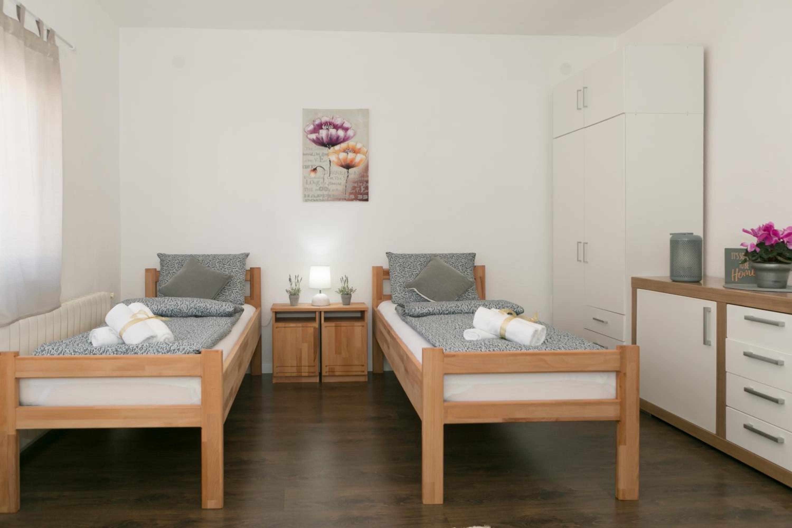 Apartments Gacka Valley view 2