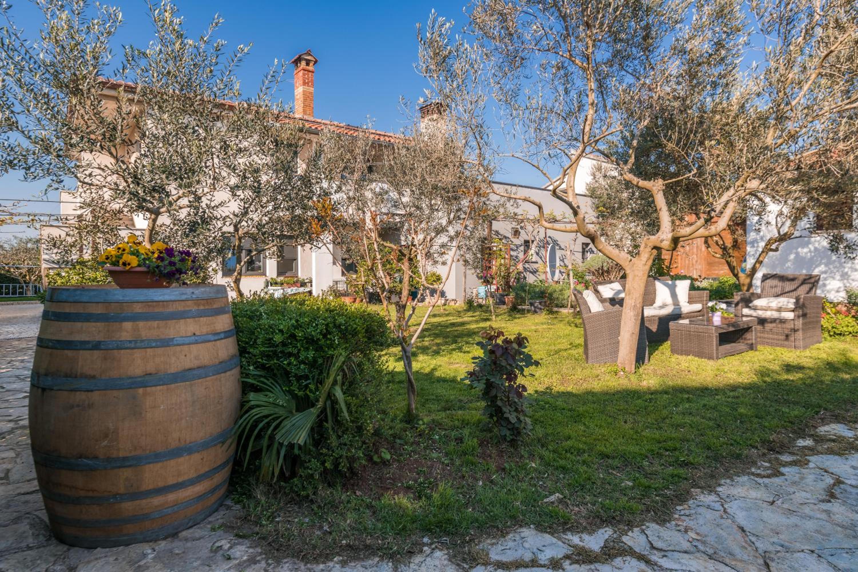 Wine Garden Holiday Home view 5