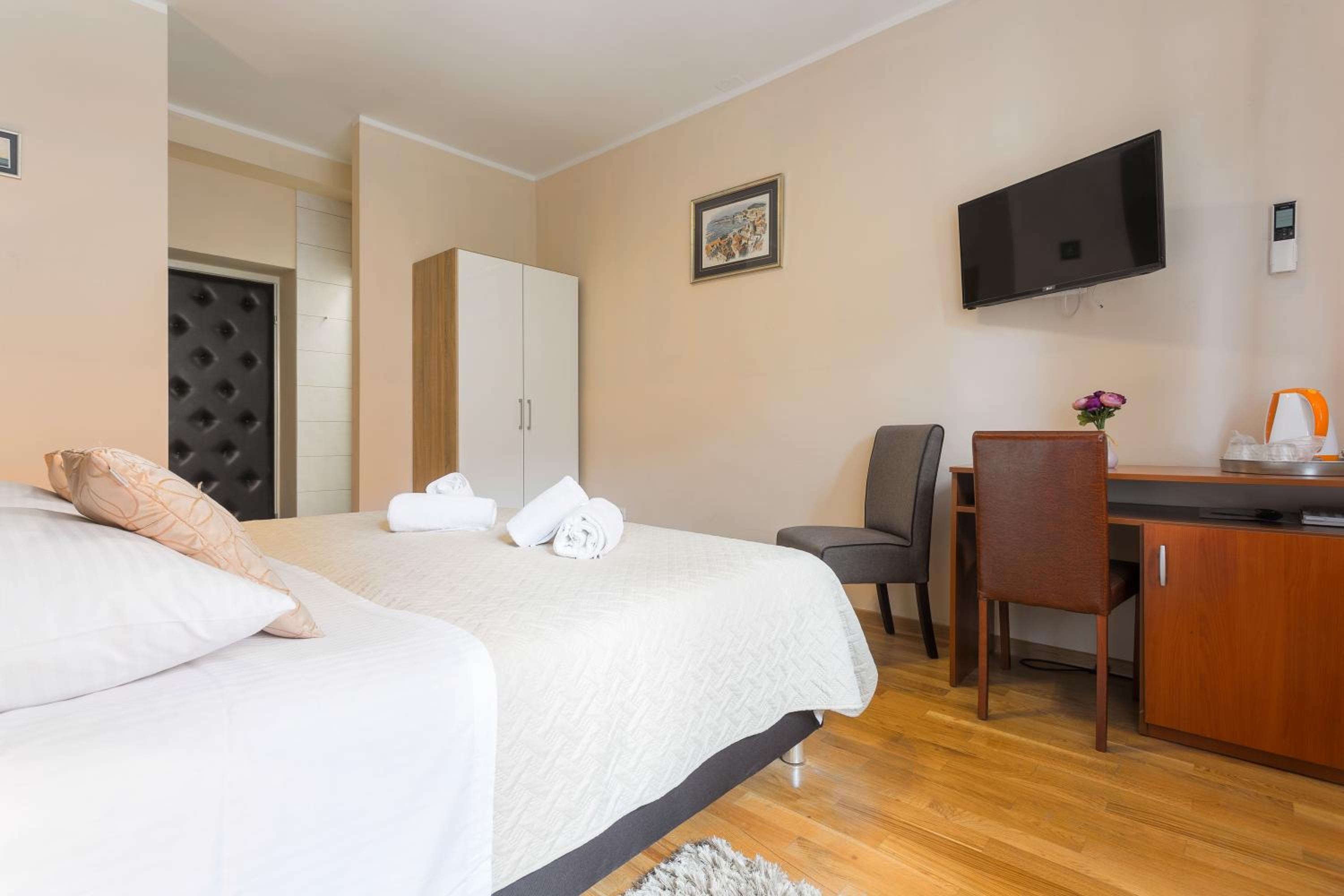 Golden Split Rooms