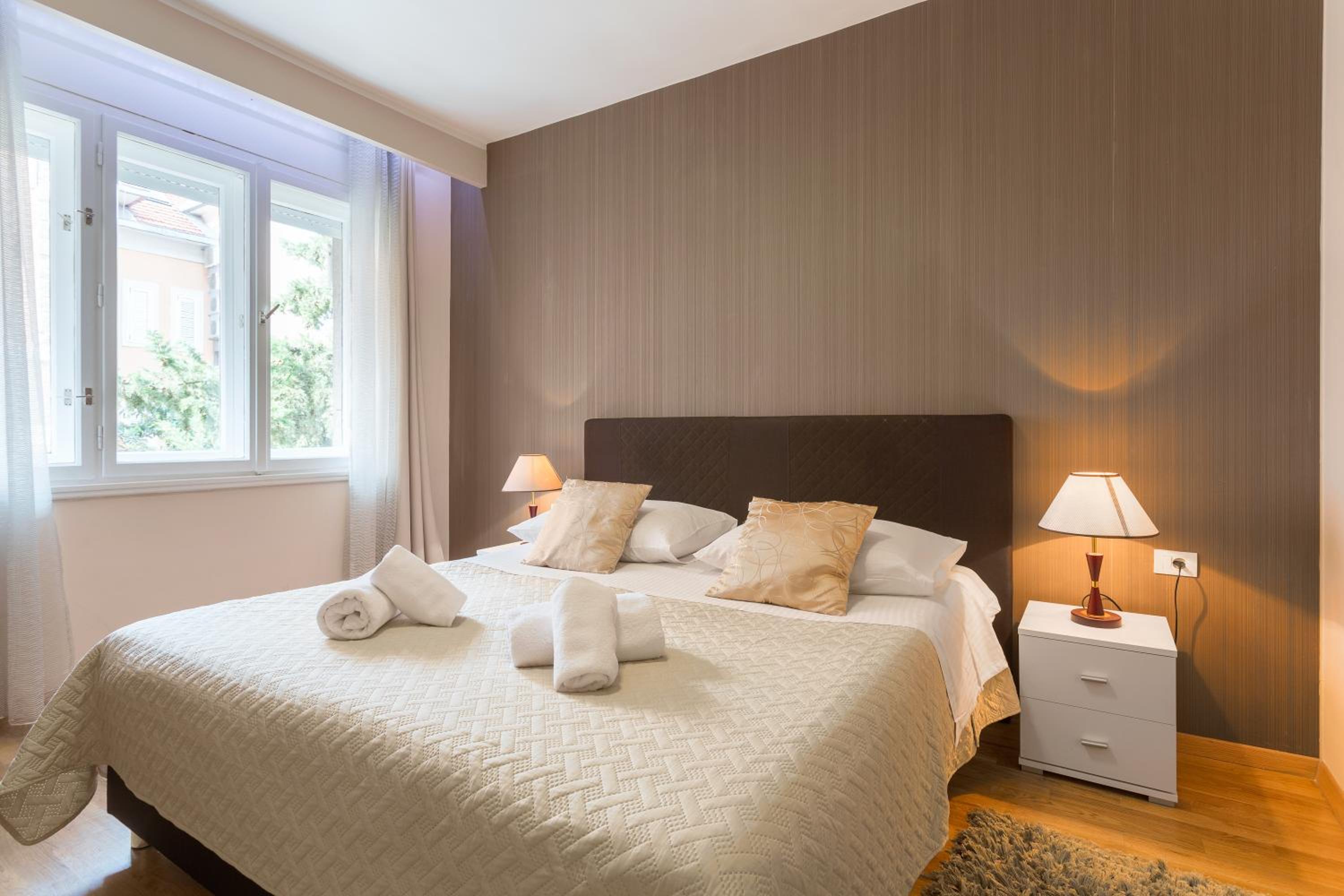 Golden Split Rooms