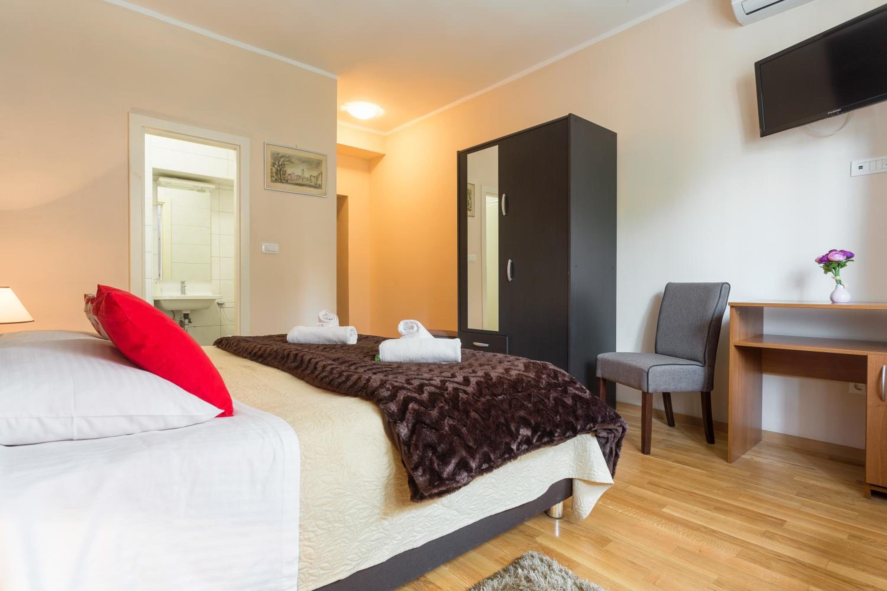 Golden Split Rooms