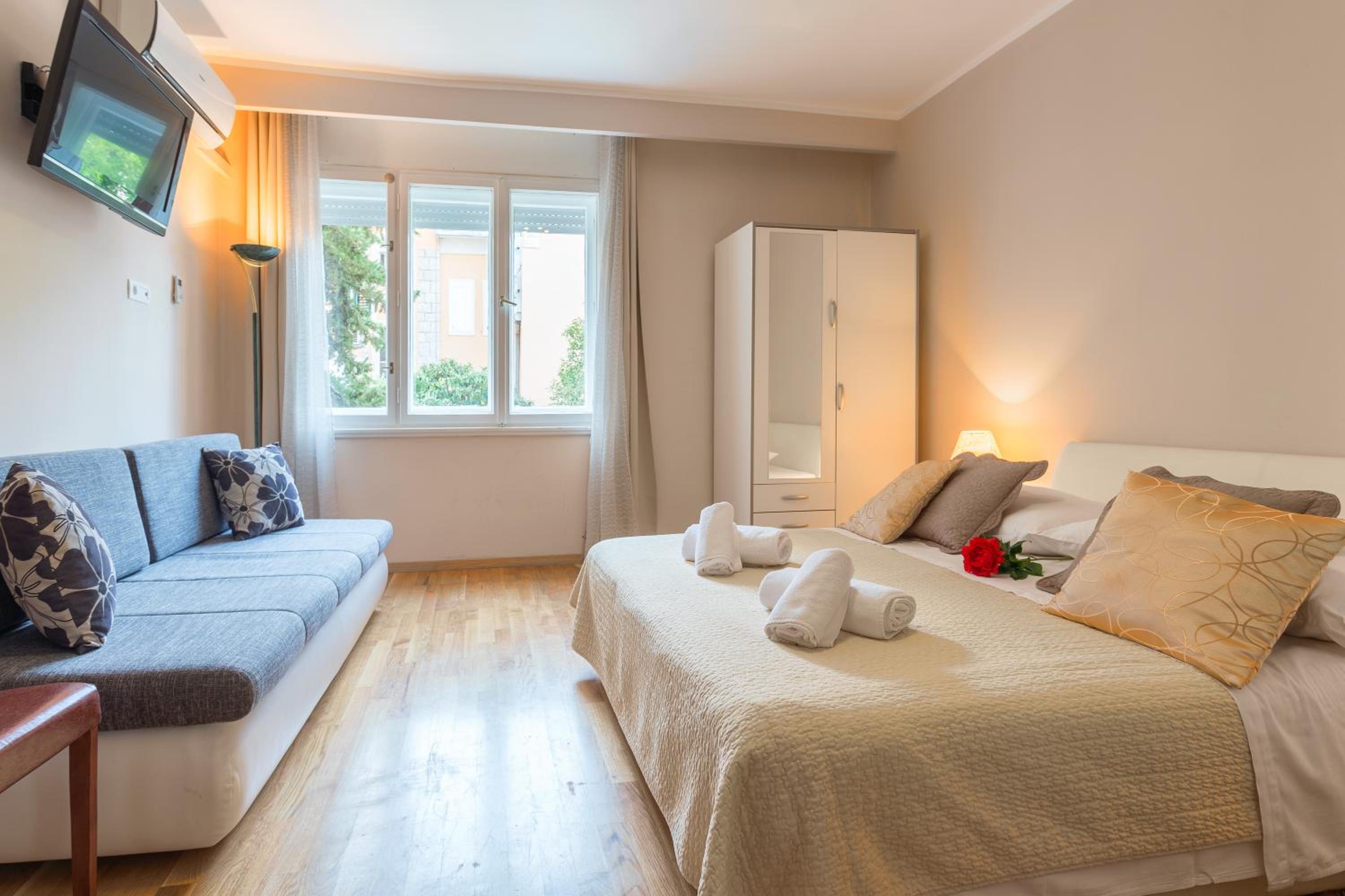 Golden Split Rooms