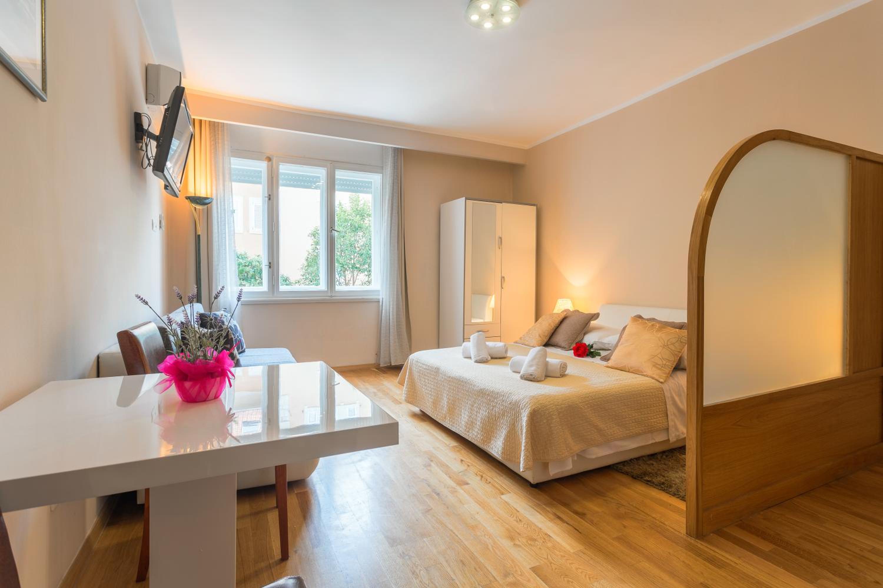 Golden Split Rooms