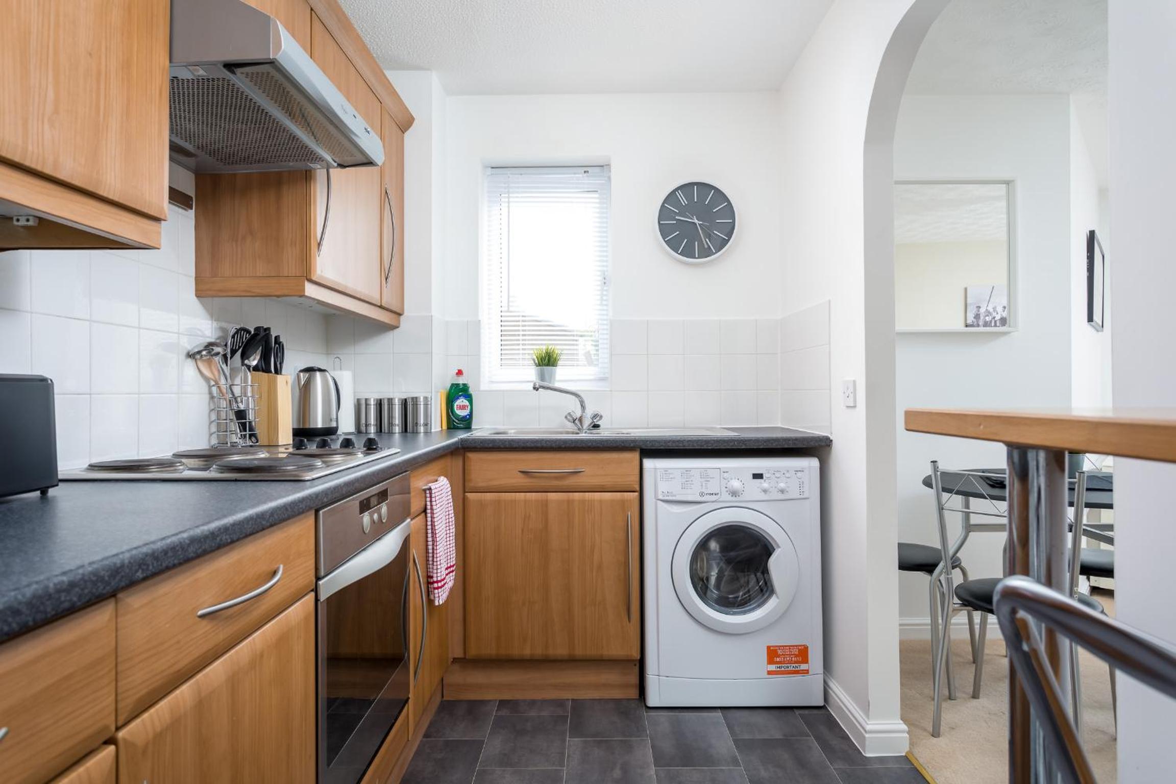 Lloyd Close Cheltenham - Close to Town Centre & GCHQ