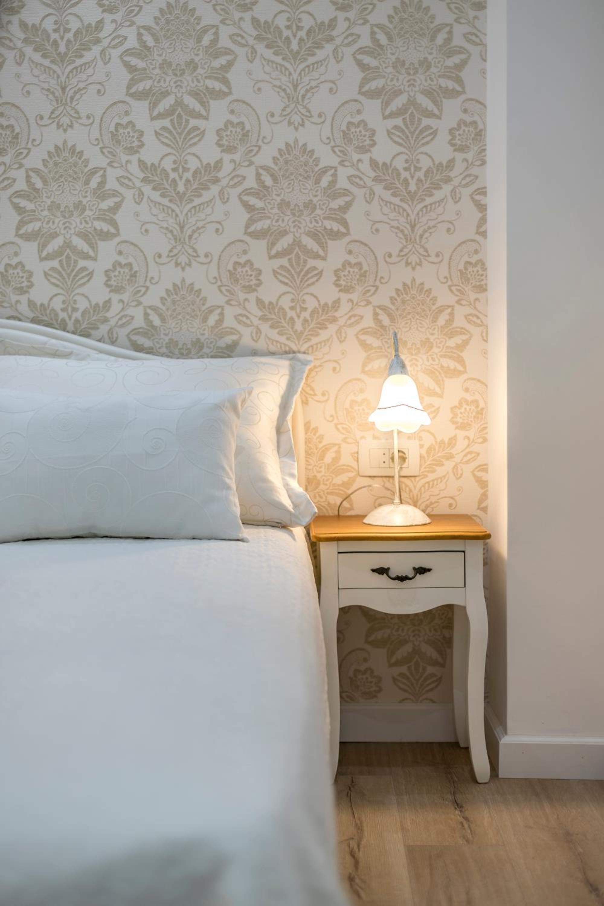 Split Center Apartments, few min walk from old palace