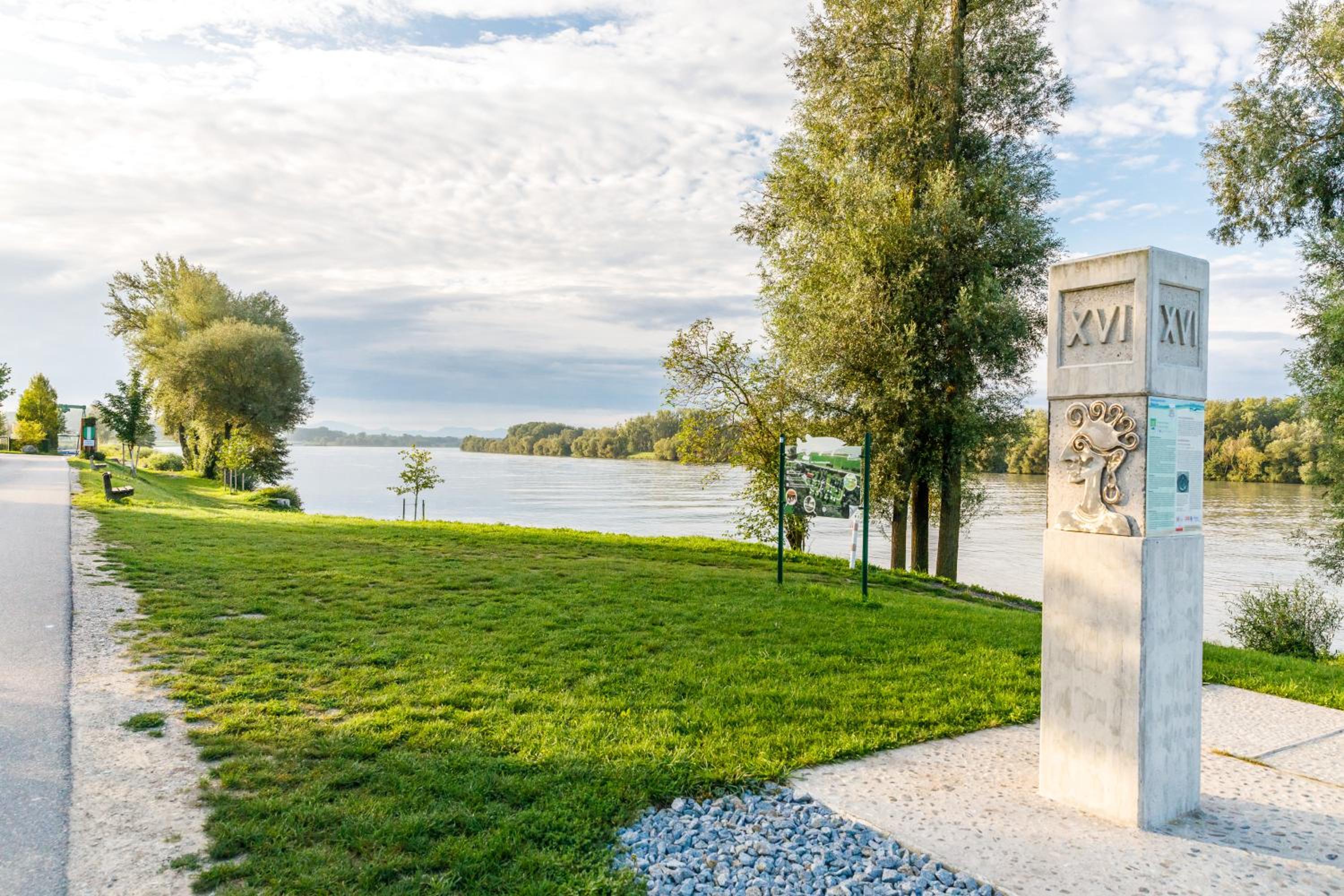 Camping & Pension Au an der Donau