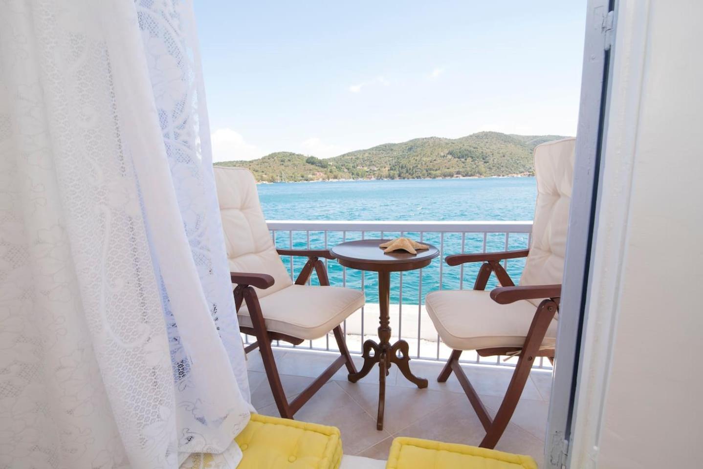 Hotel Cavos Seaside House - Image 1