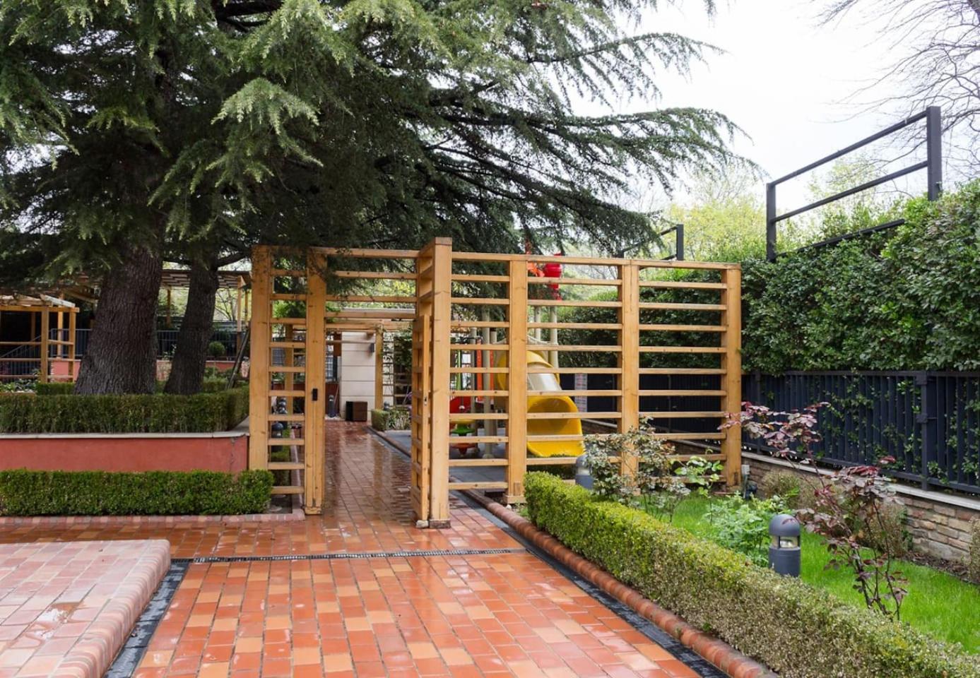 Superb 2-BDR Luxury Apartment with POOL in Villa Mare