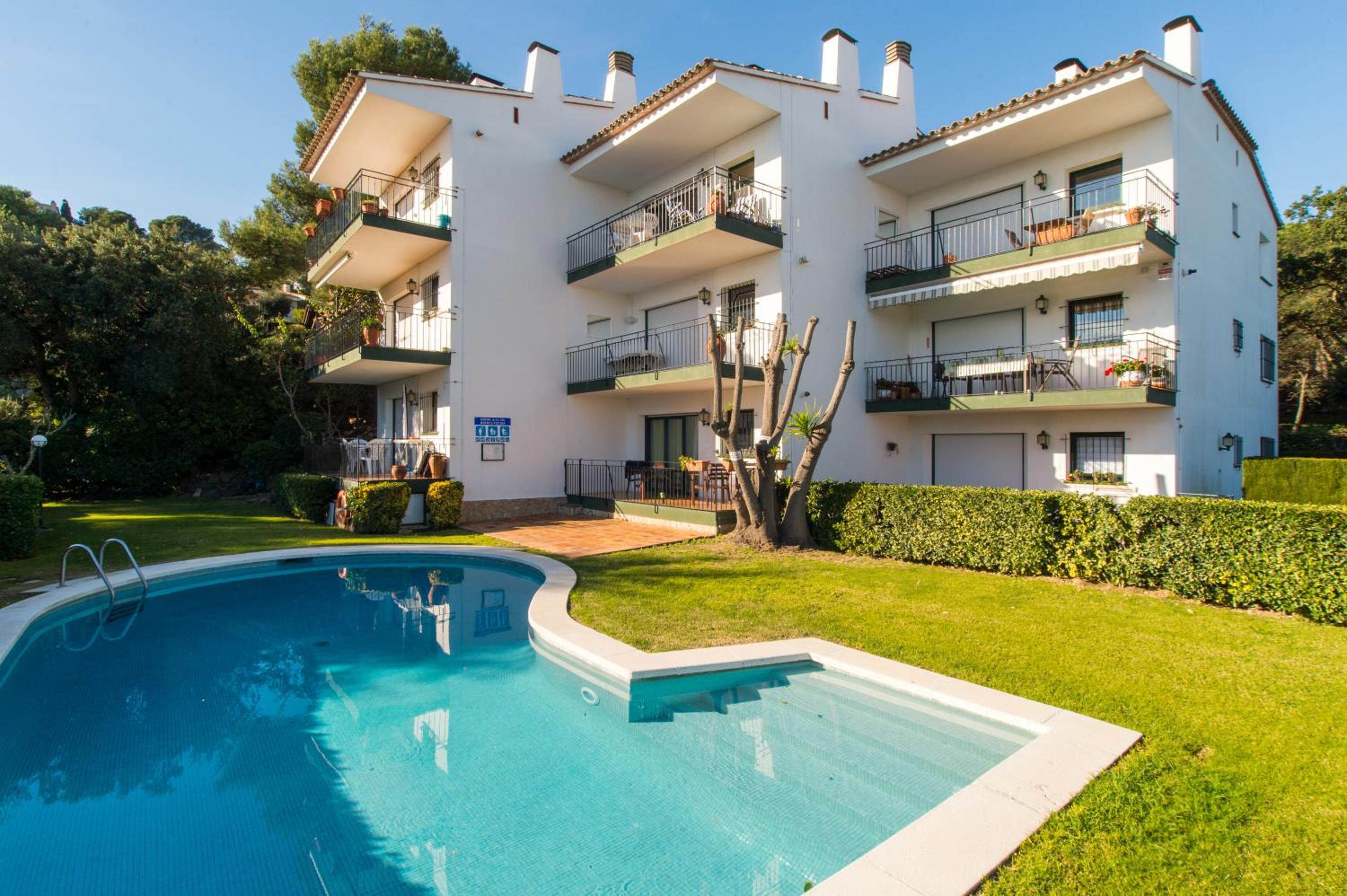 K-2 CALELLA DE PALAFRUGELL, 4 PaX photo 2