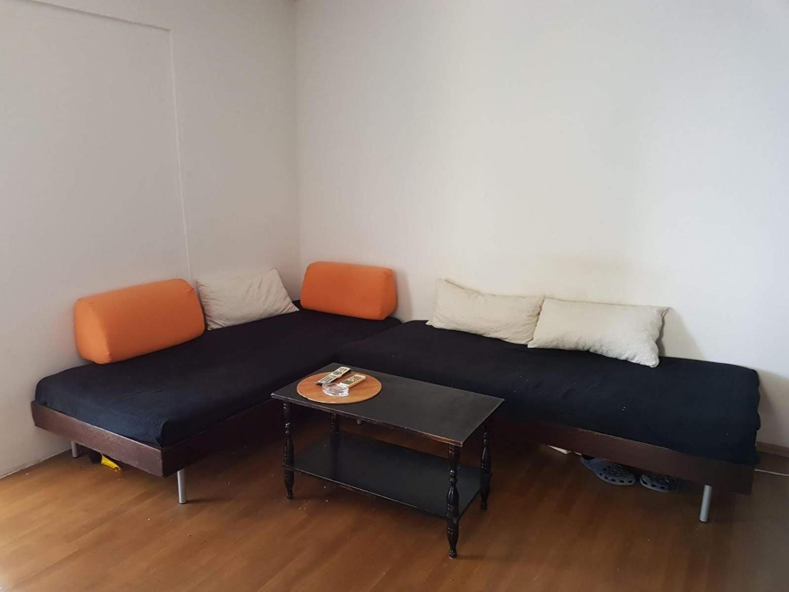 Drvenik, Apartman 1m from sea