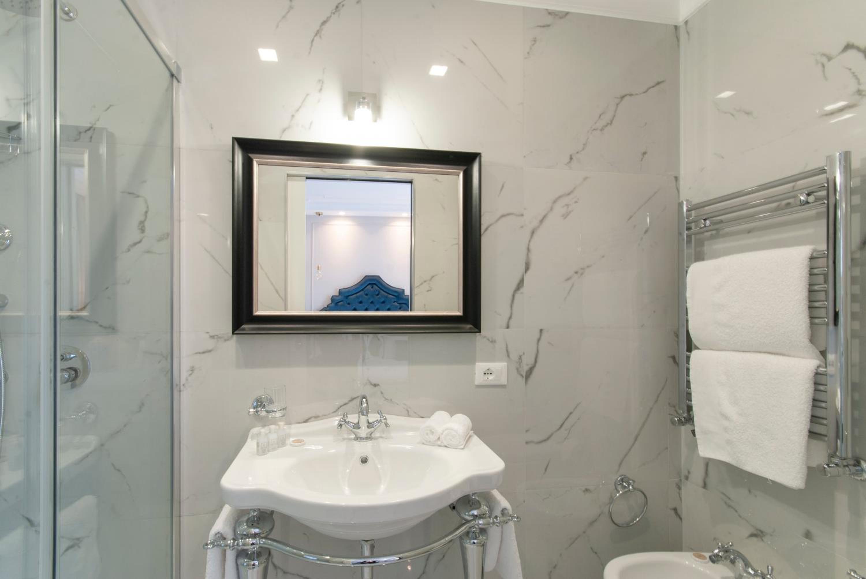 NLM Boutique Apartment photo 2