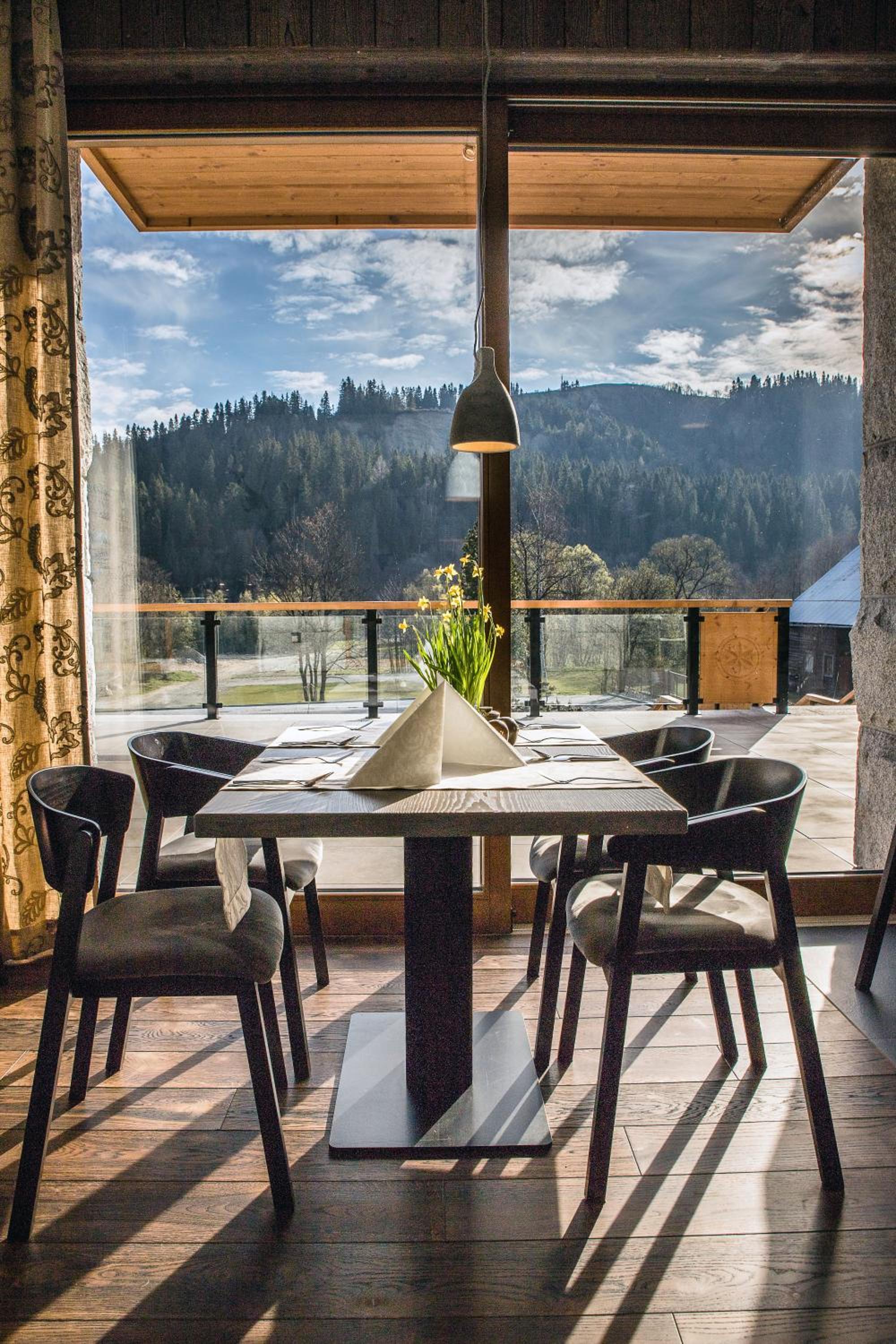 restaurant