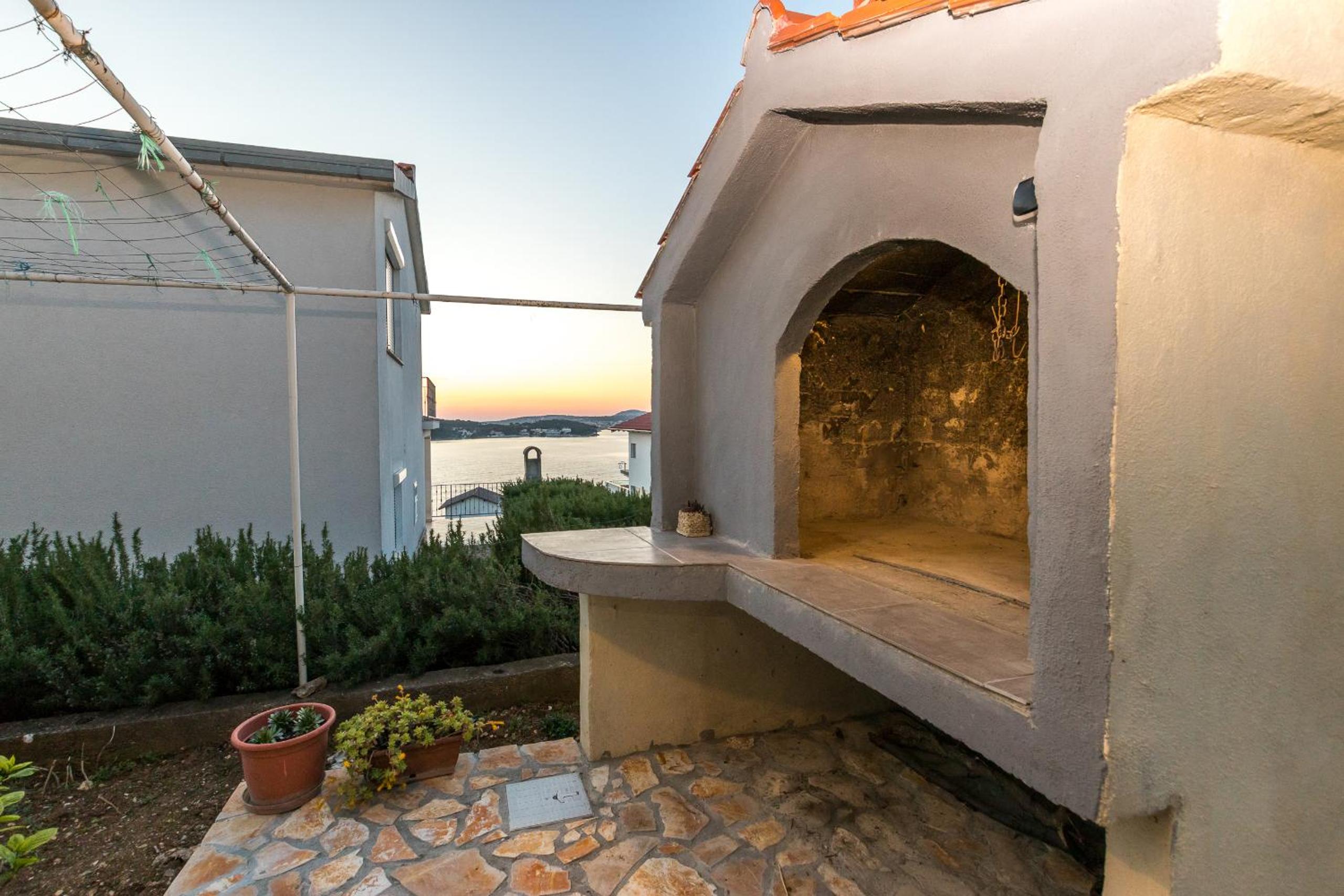 Apartment Ante