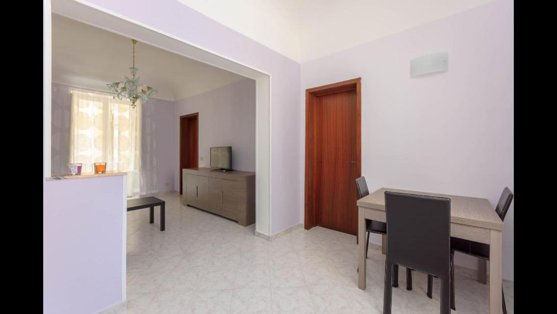 Spacious modern and cozy apartment view 3