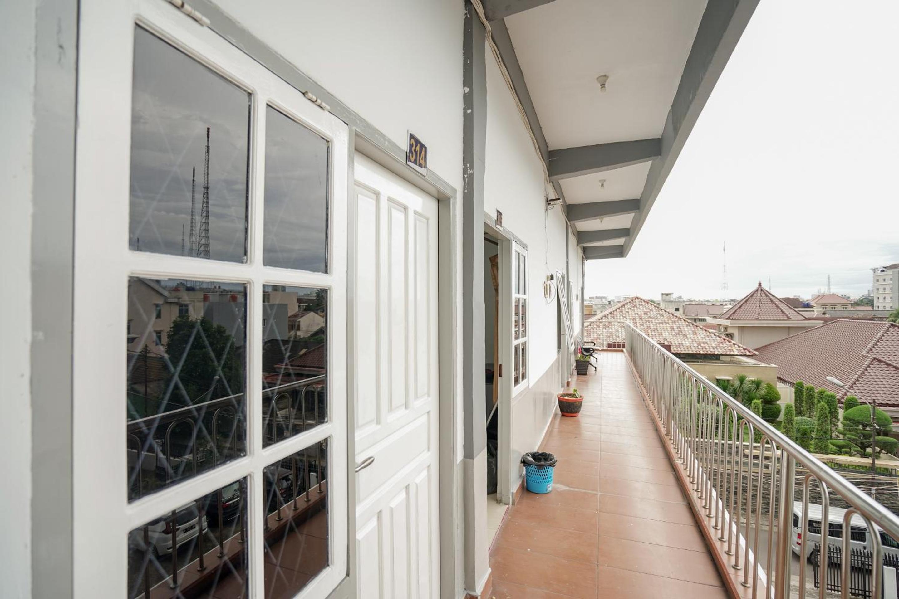 Balcony & Terrace