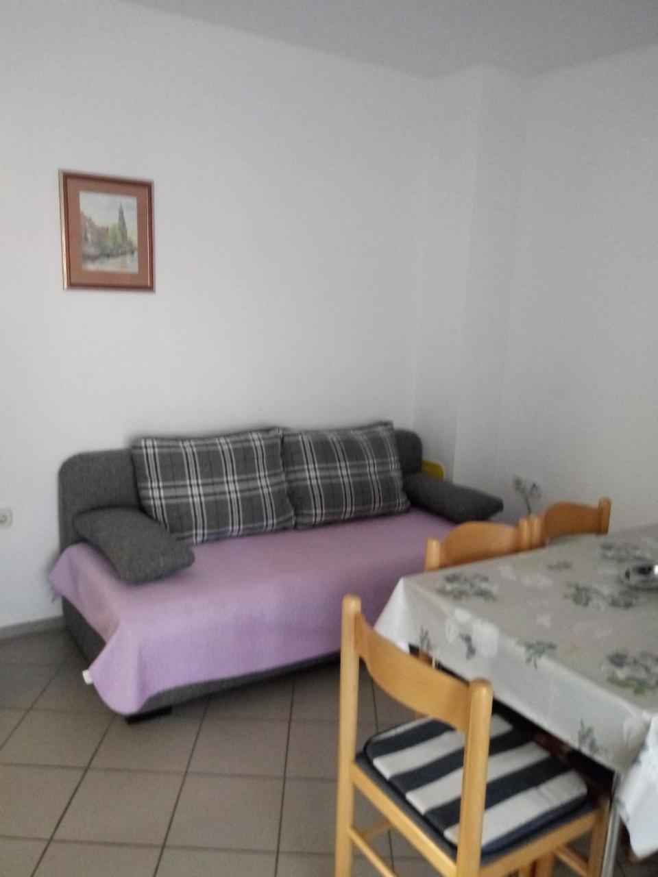Apartmani Ana Vir