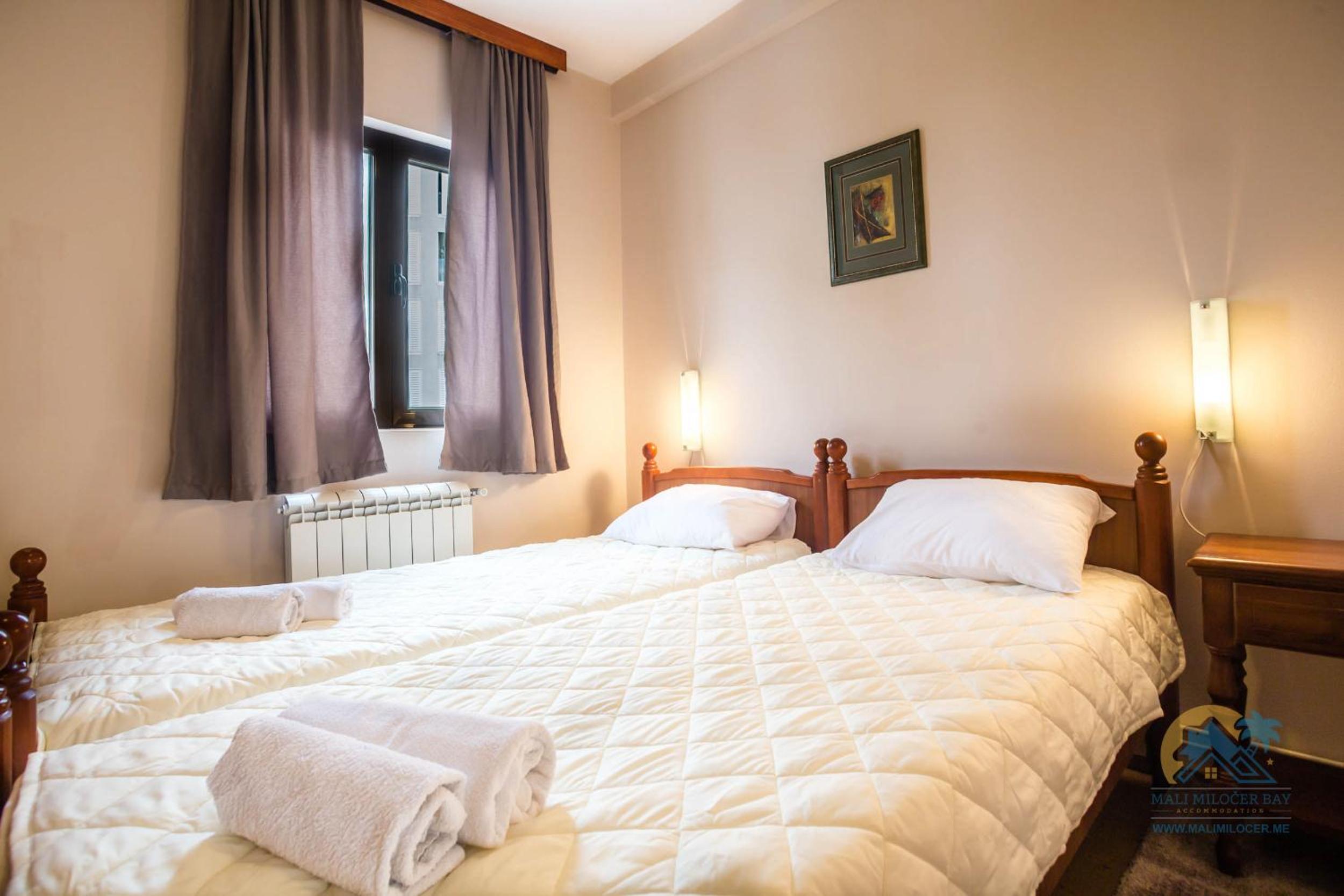 Mali Miločer Bay Accommodation