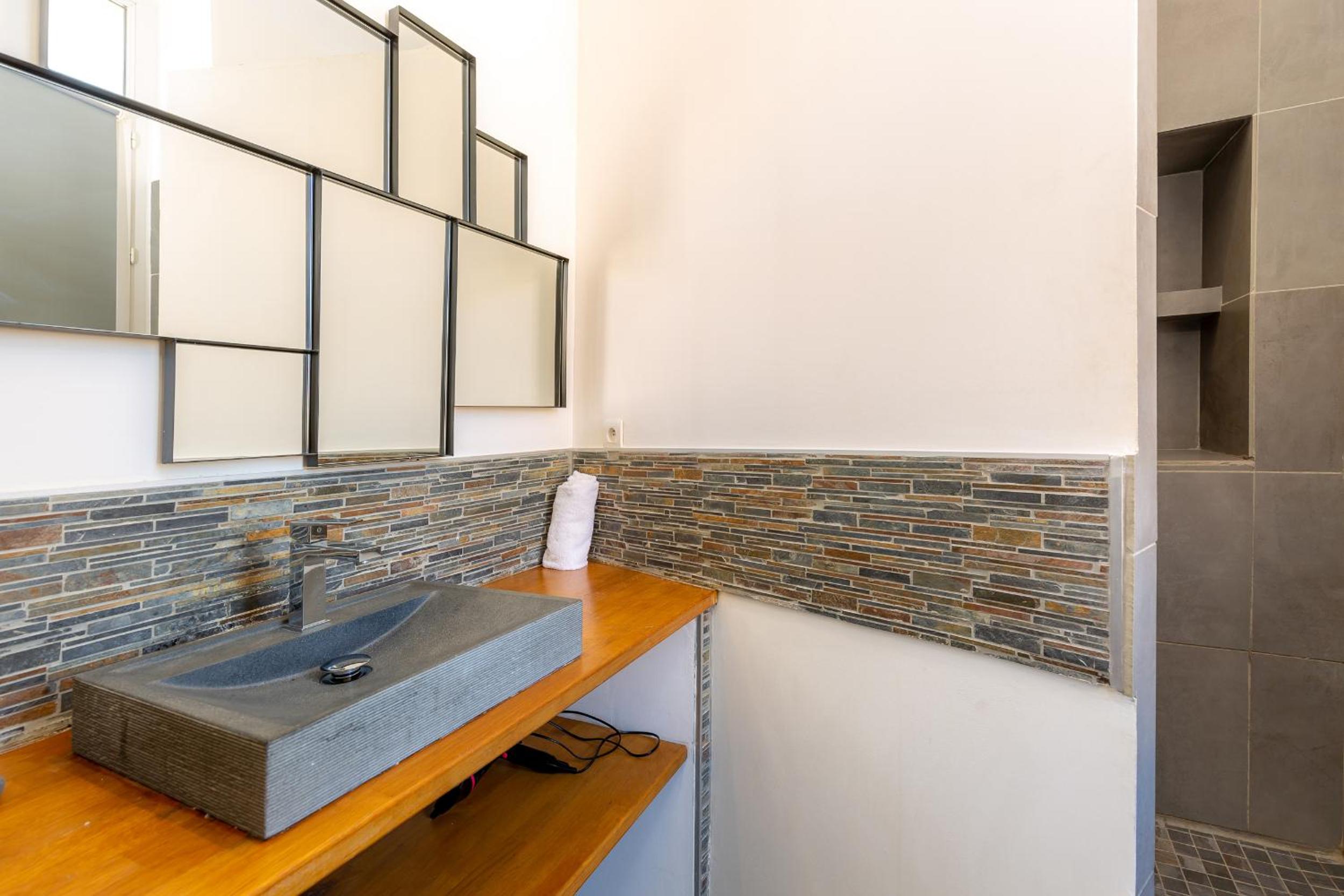 Breteuil – Apartment at the Old Port