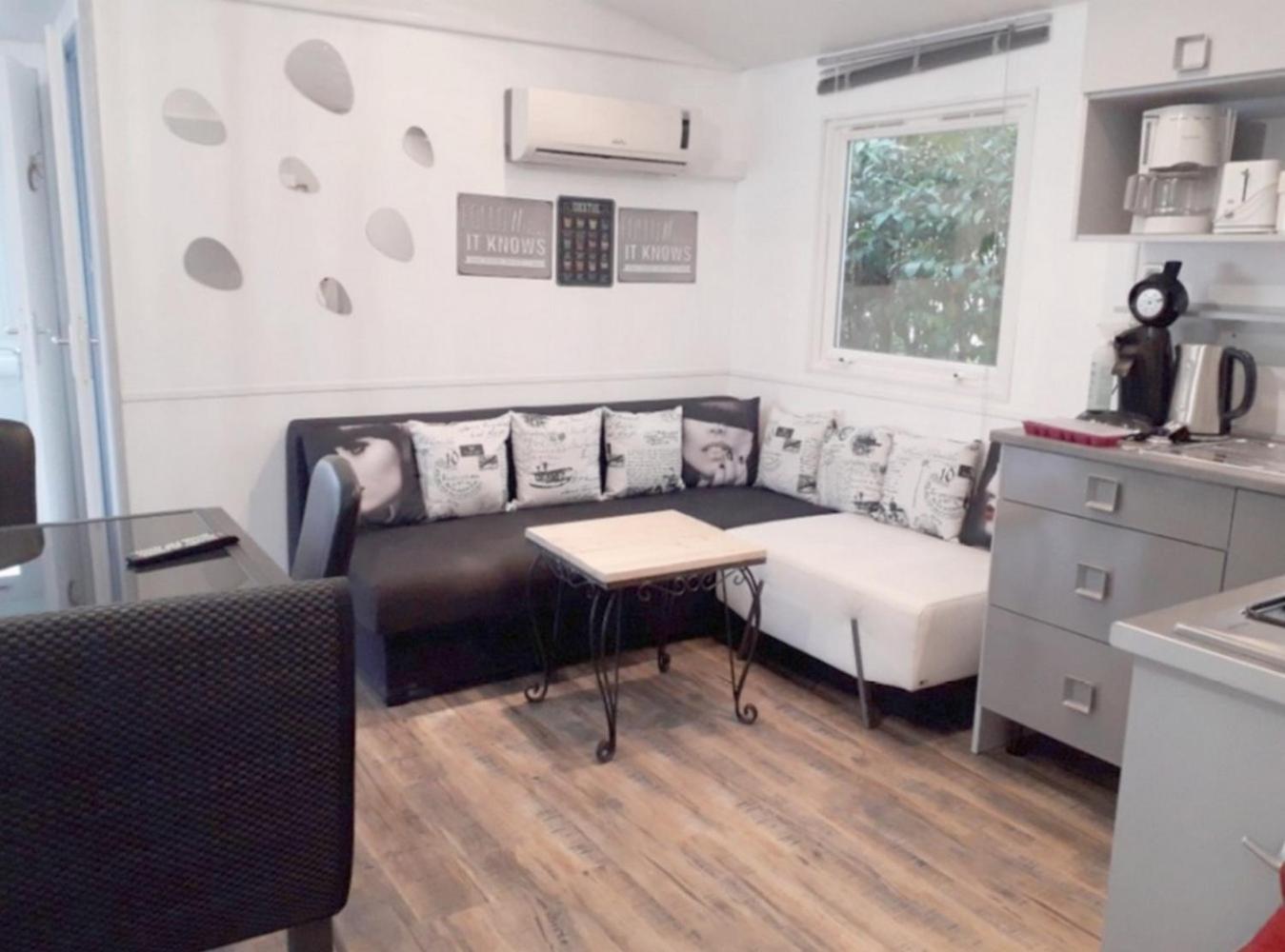 Mobile Home Service Hotelier view 4