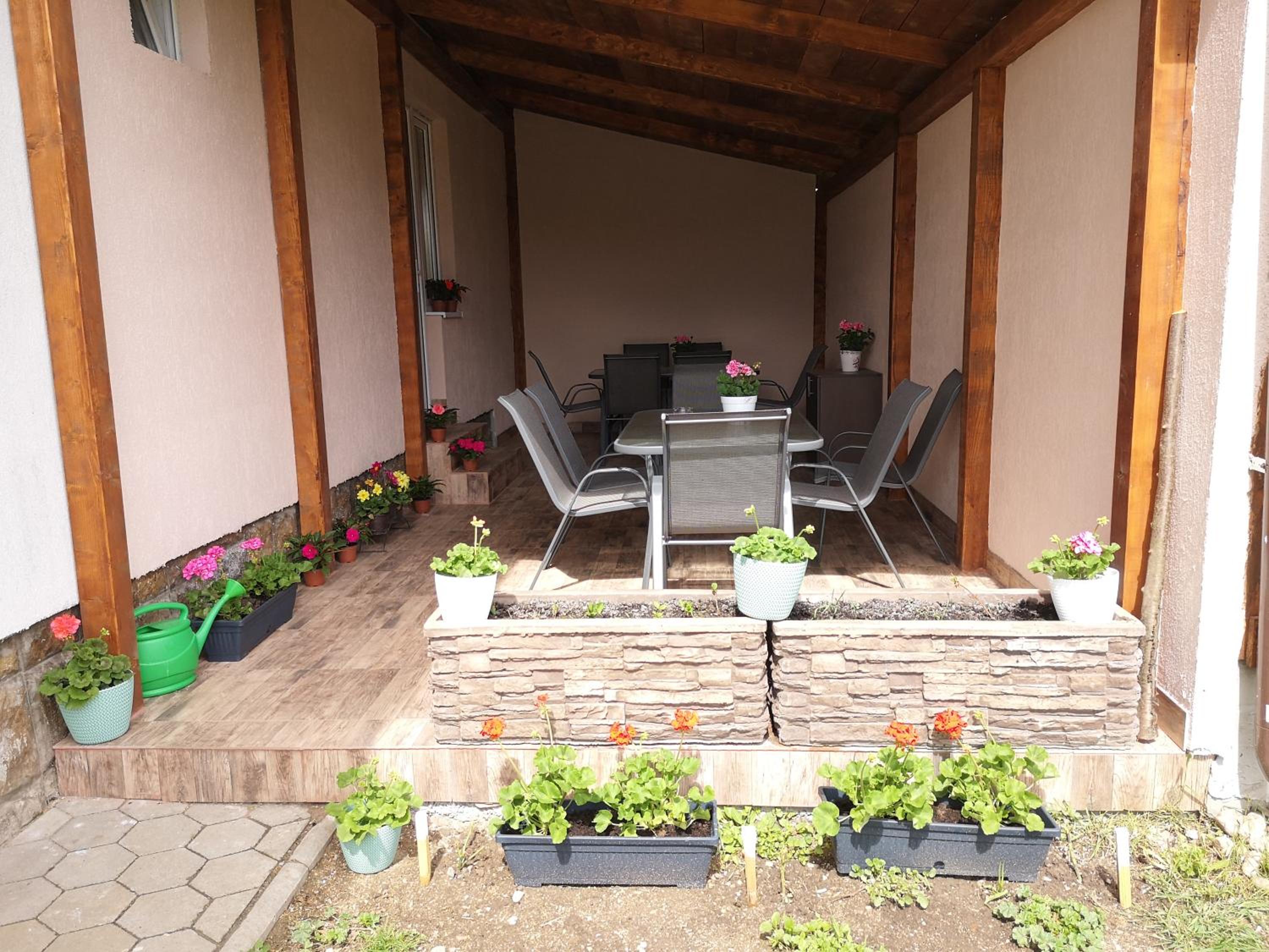 Casa Cu Flori view 2