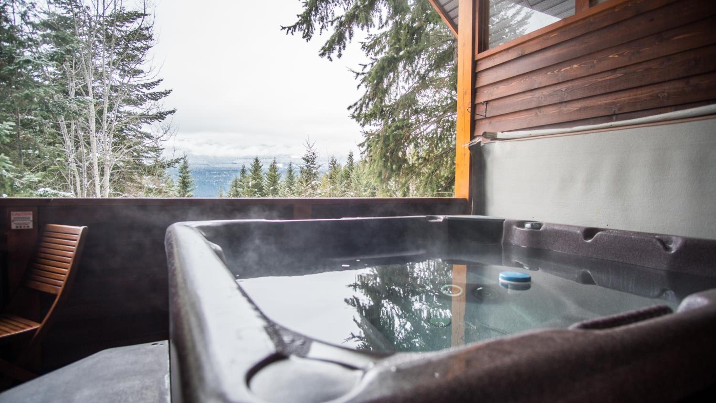 Golden Vacations - Cedar House Restaurant  Chalets - Property Image 96