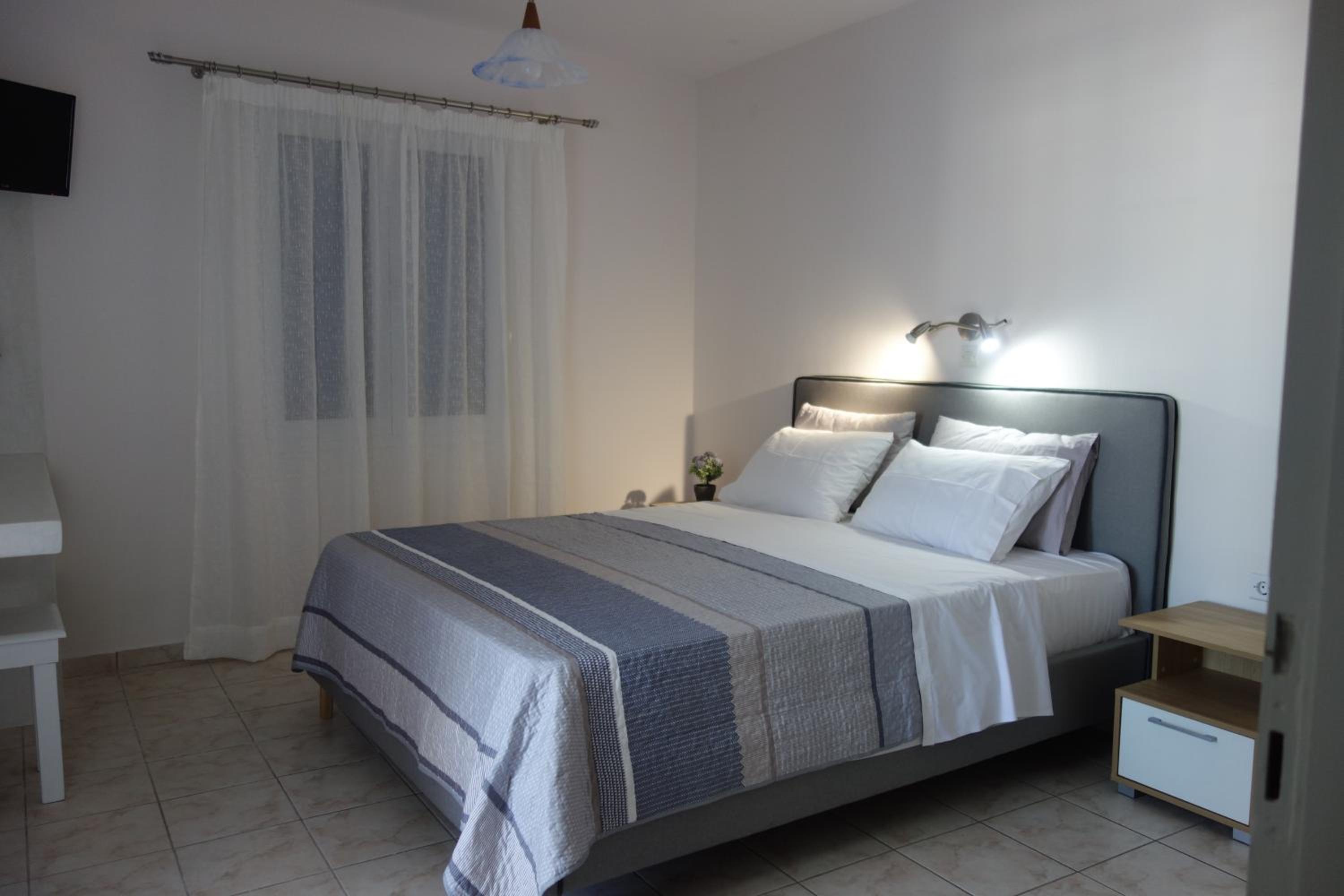 Noe Rooms