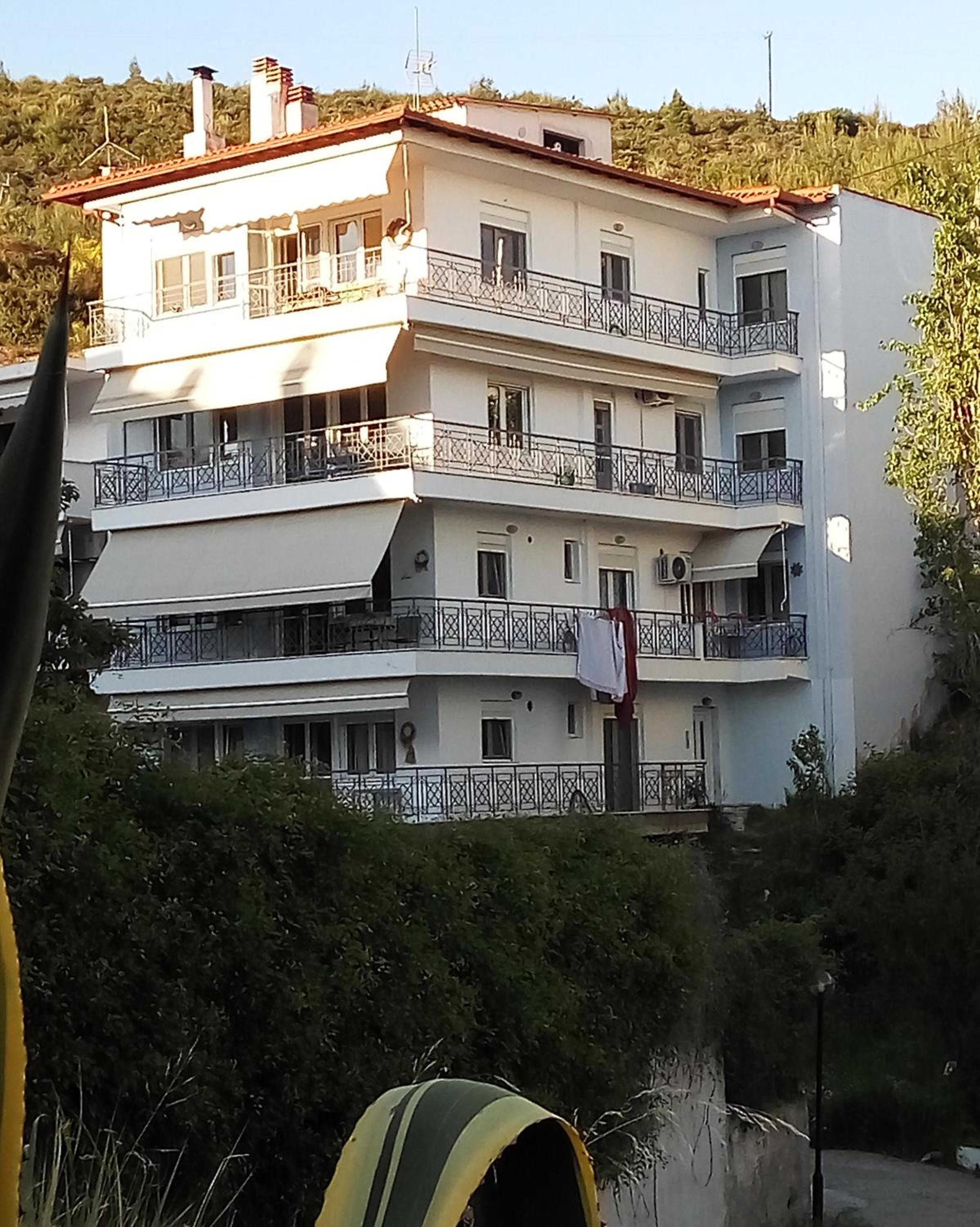 Menexe Apartments-Karavi photo 4