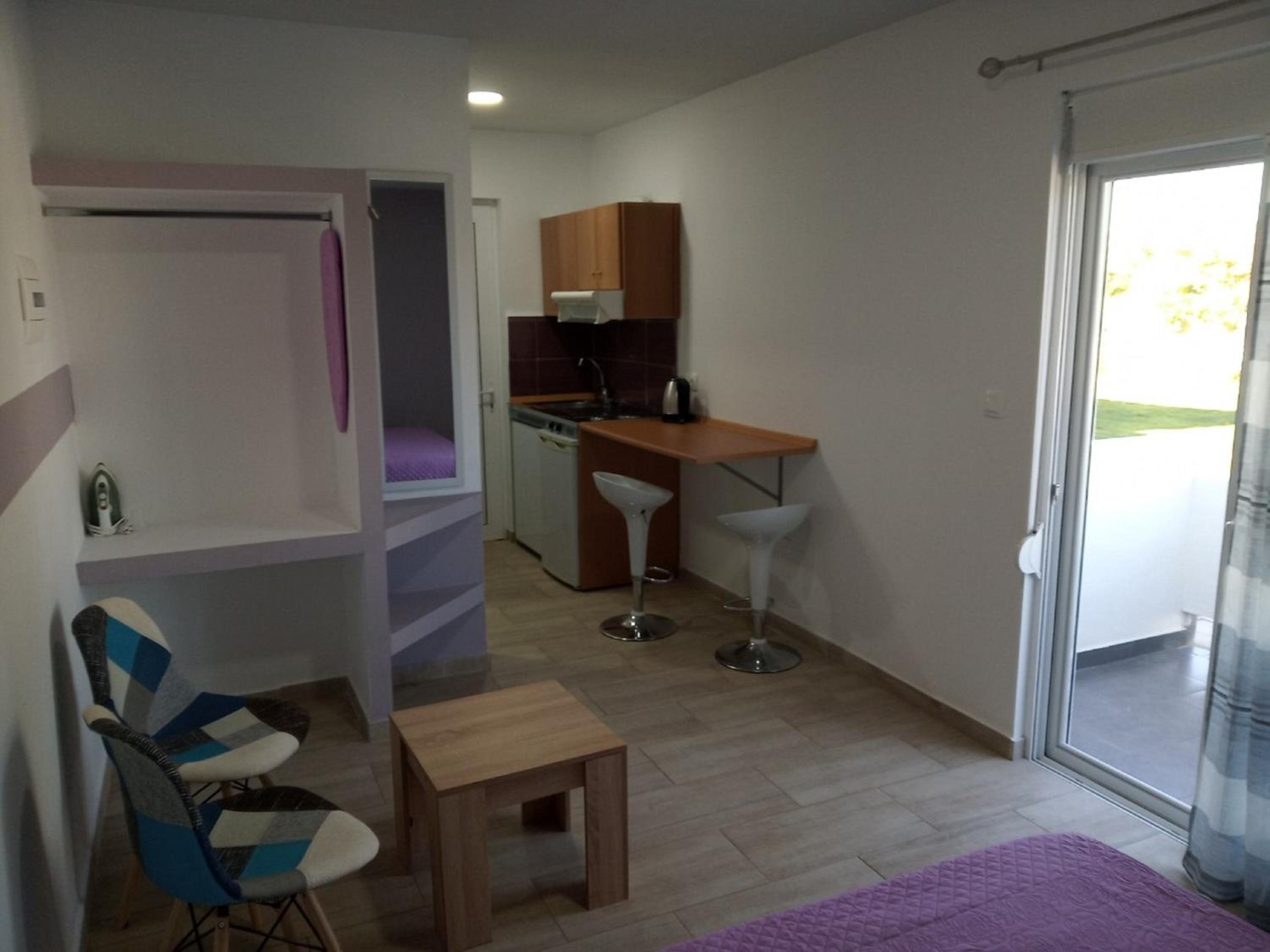 Toulas Studios & Apts No2