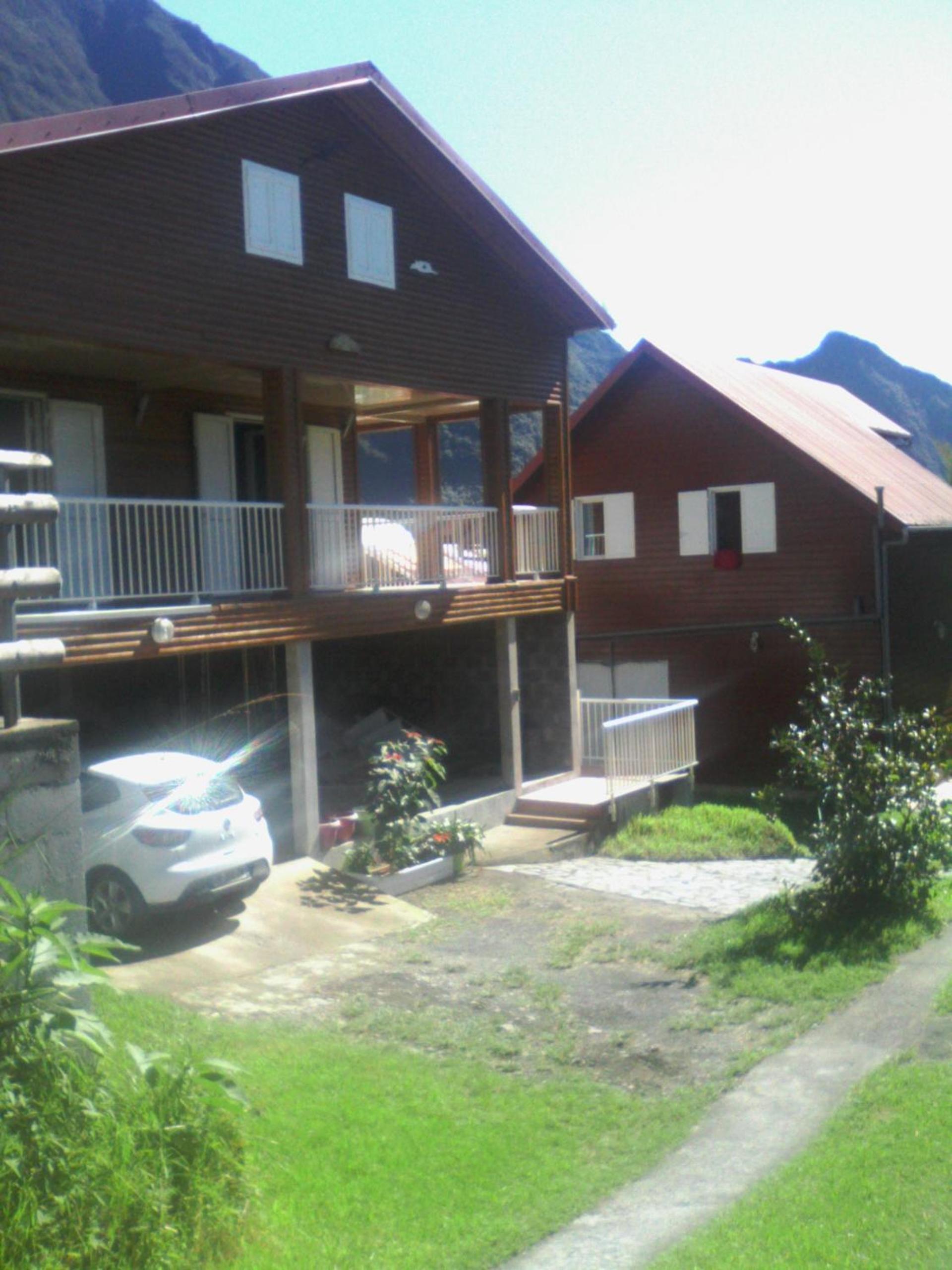 Le Jean Robert view 3