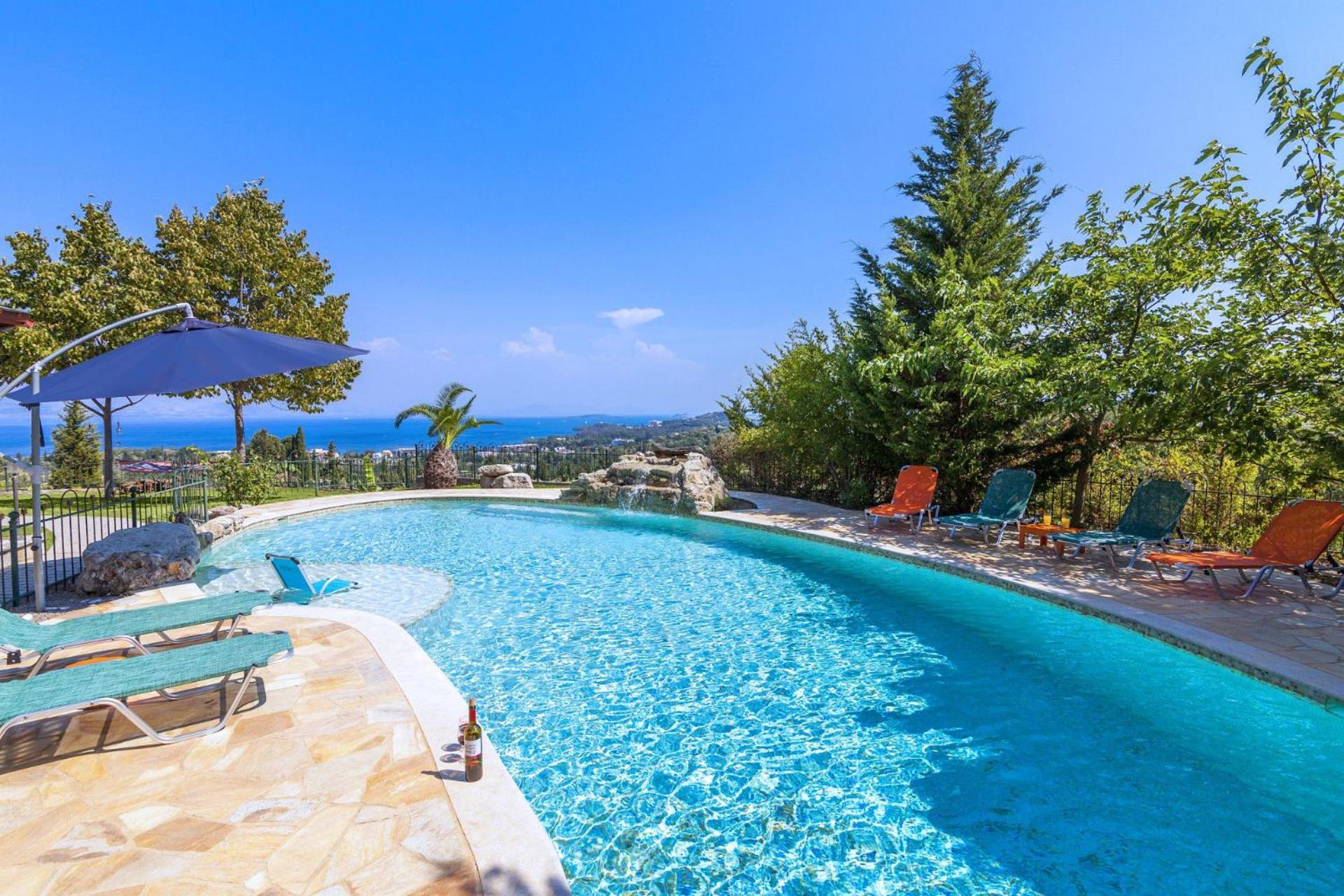 Luxury Wooden Villa with Pool, The Nest