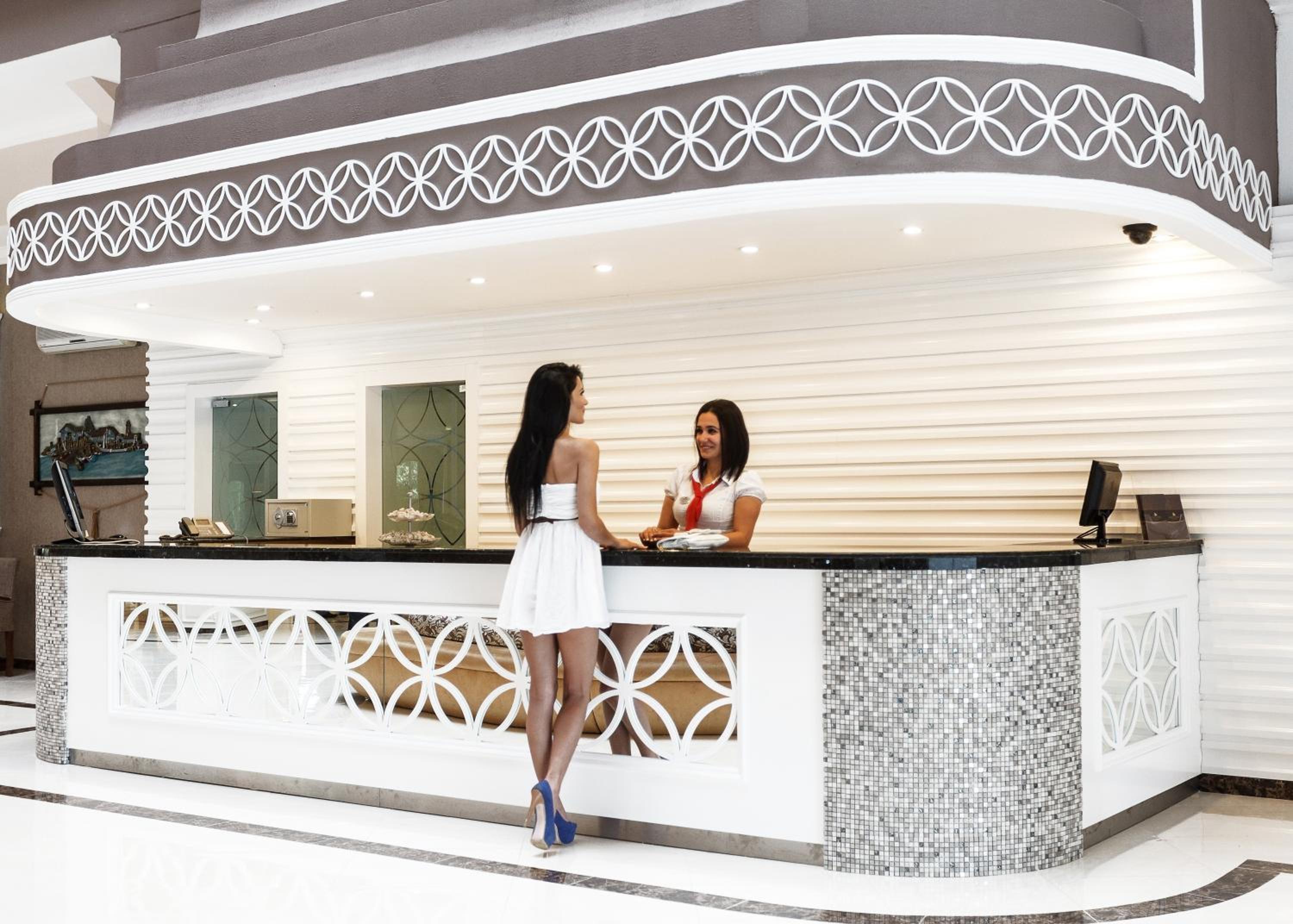 Lobby & Reception
