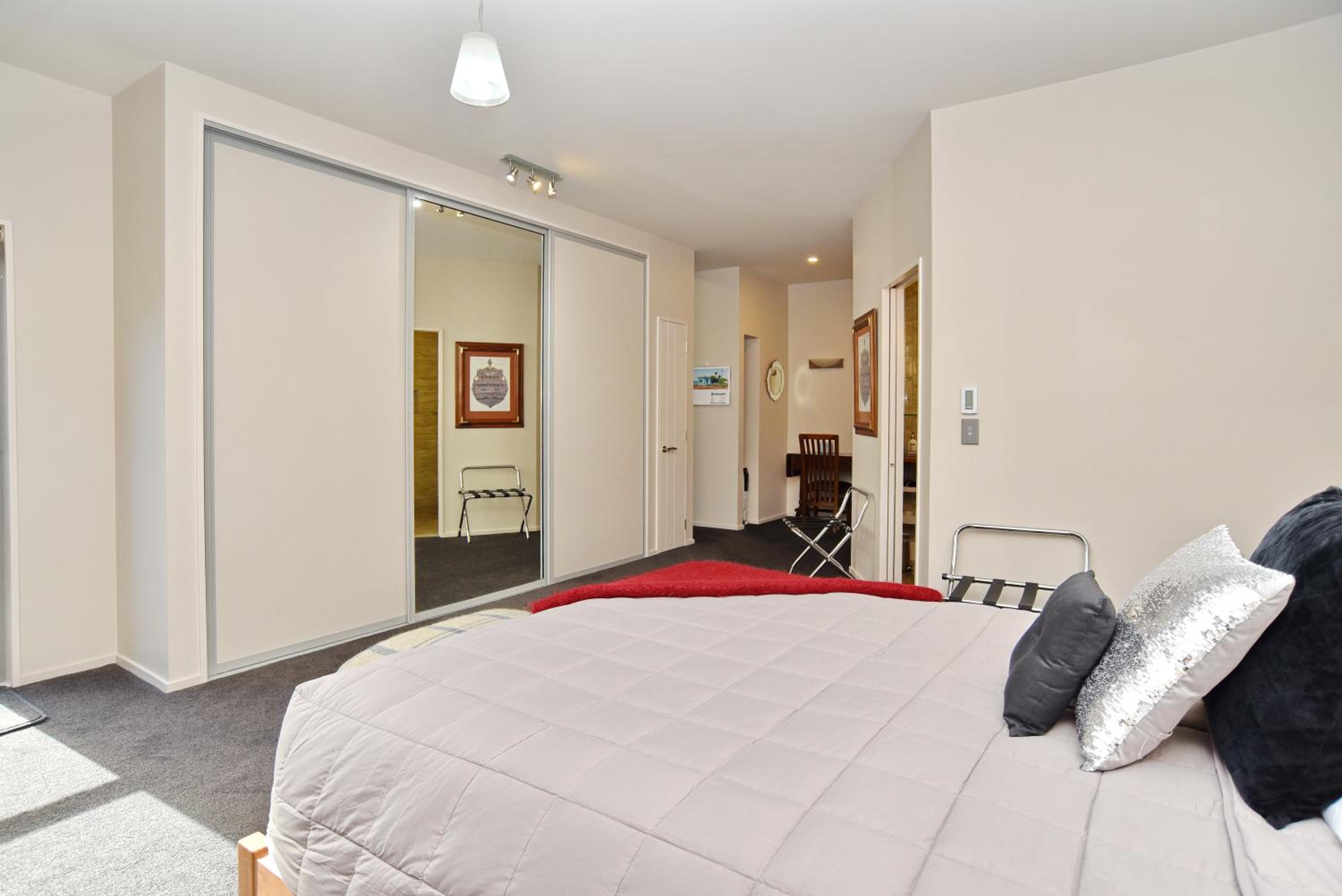 The Apartment Within - Christchurch Holiday Homes