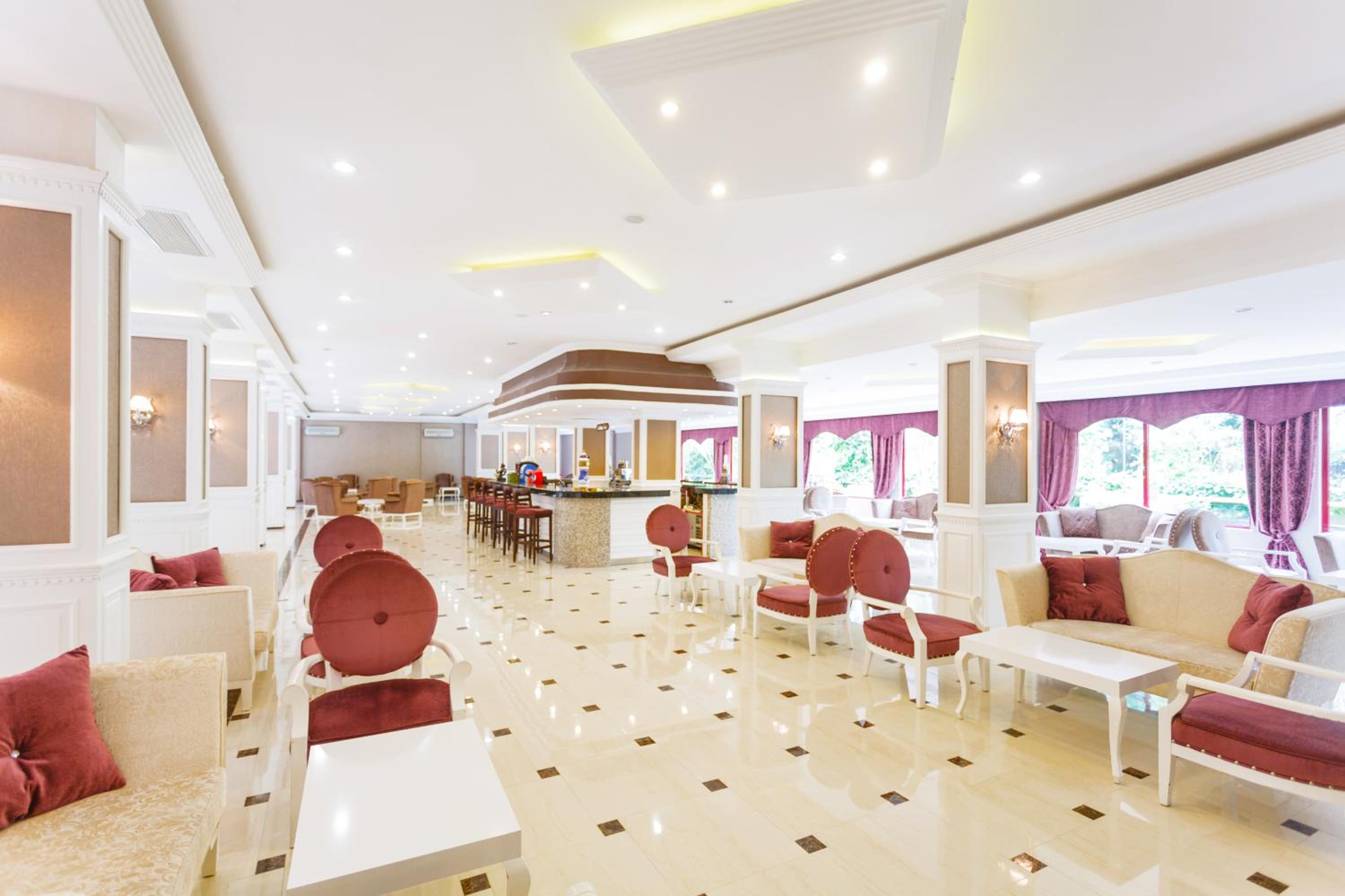Lobby & Reception
