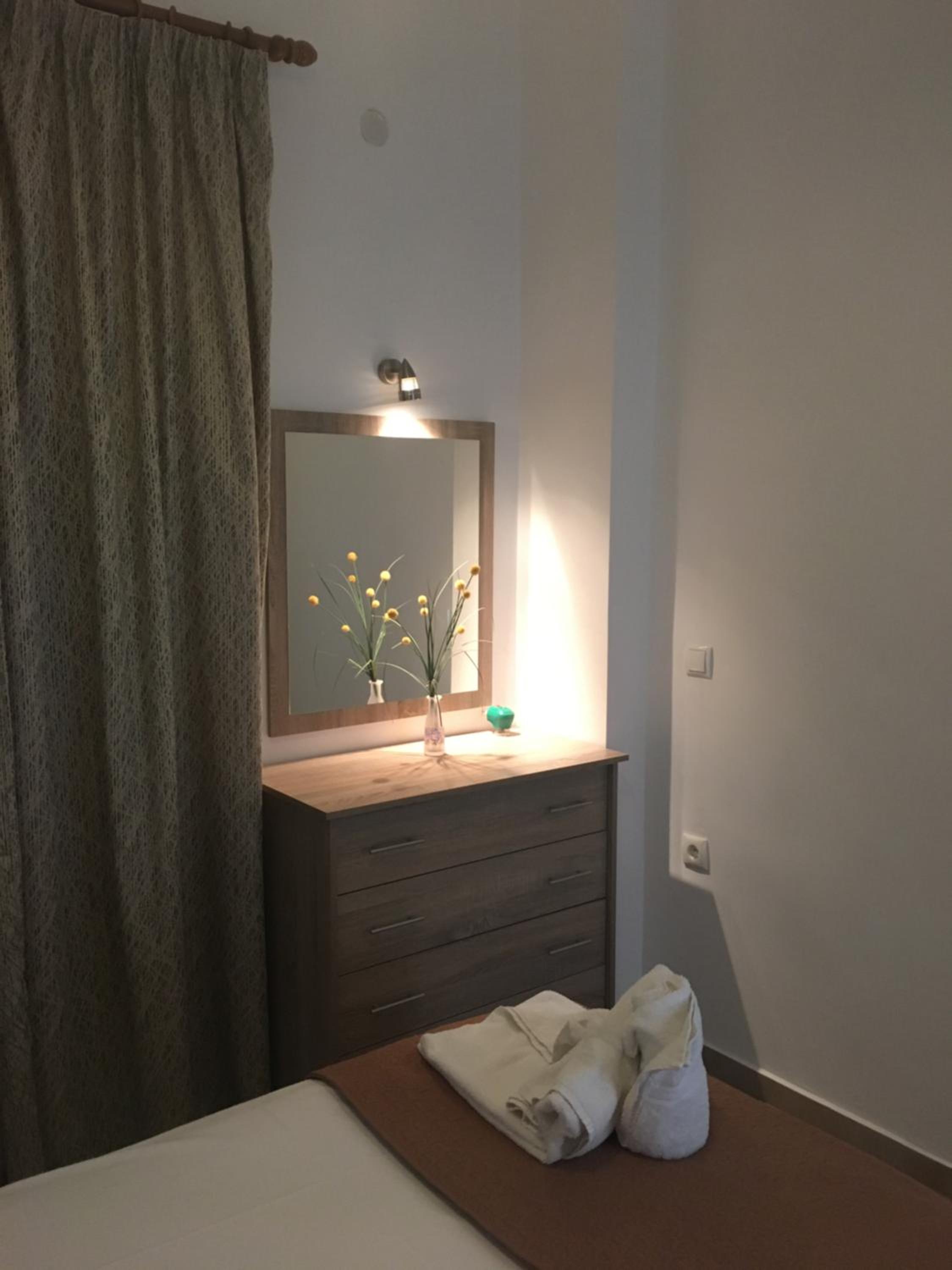 Regina Apartments photo 4