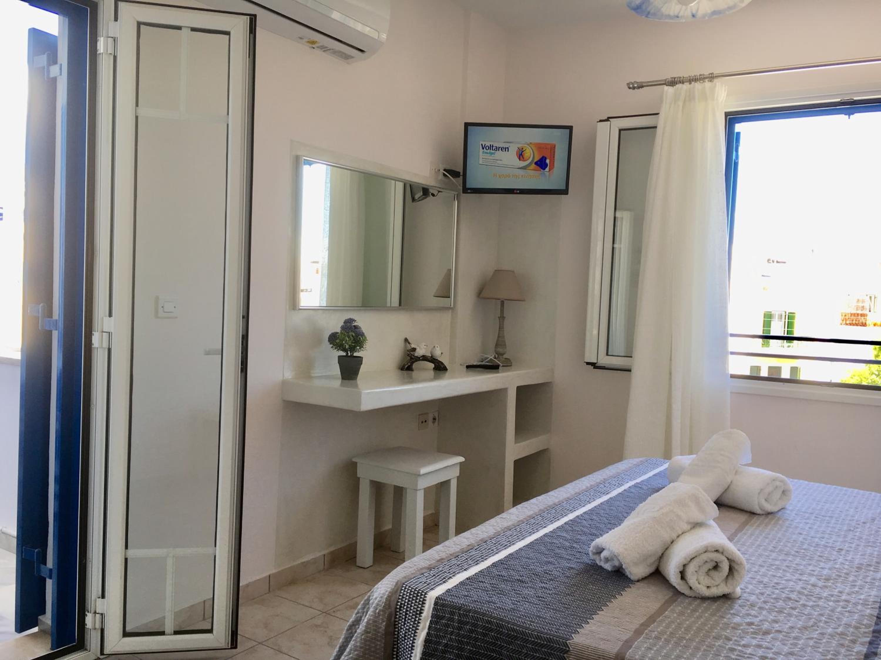 Noe Rooms
